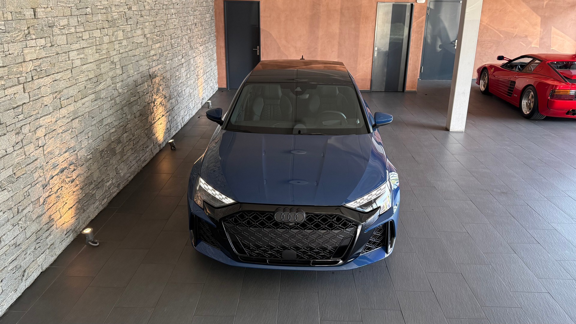 AUDI RS3 Sportback 2.5 TSI quattro S-tronic "Ascariblaumetallic"-image-5