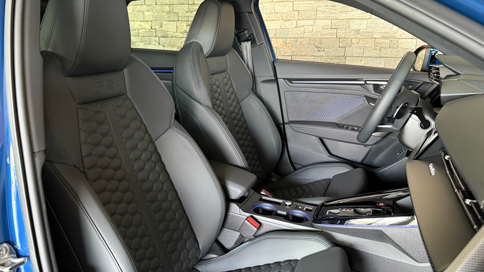 AUDI RS3 Sportback 2.5 TSI quattro S-tronic "Ascariblaumetallic"-image-15