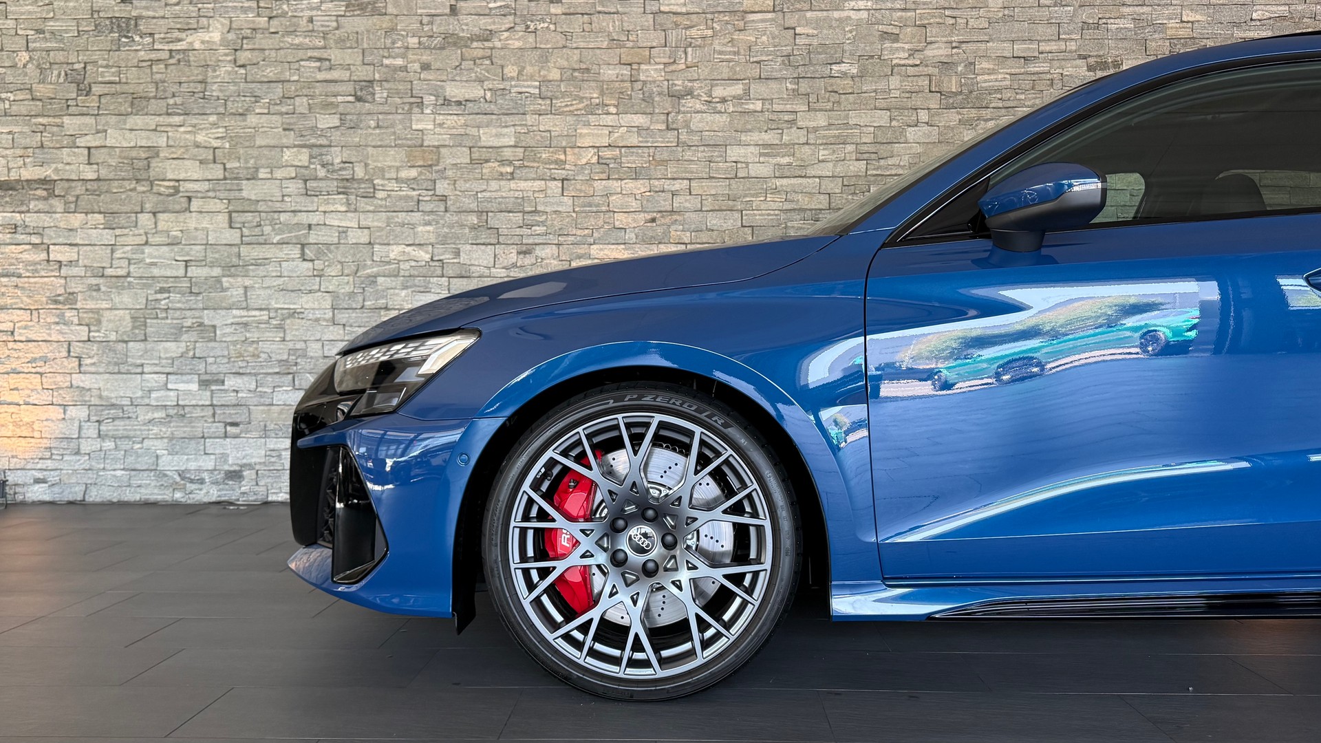 AUDI RS3 Sportback 2.5 TSI quattro S-tronic "Ascariblaumetallic"-image-8