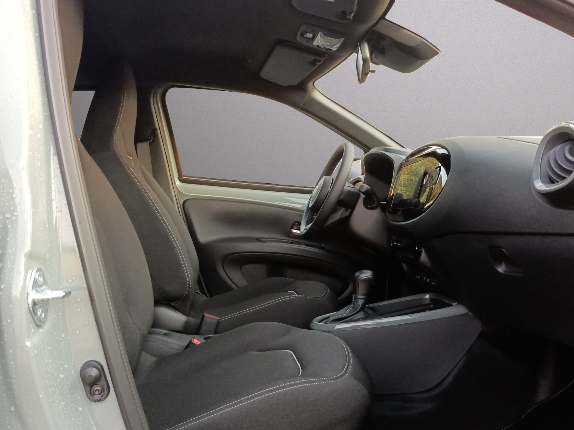 TOYOTA Aygo X 1.5 VVT-i HSD Trend-image-15