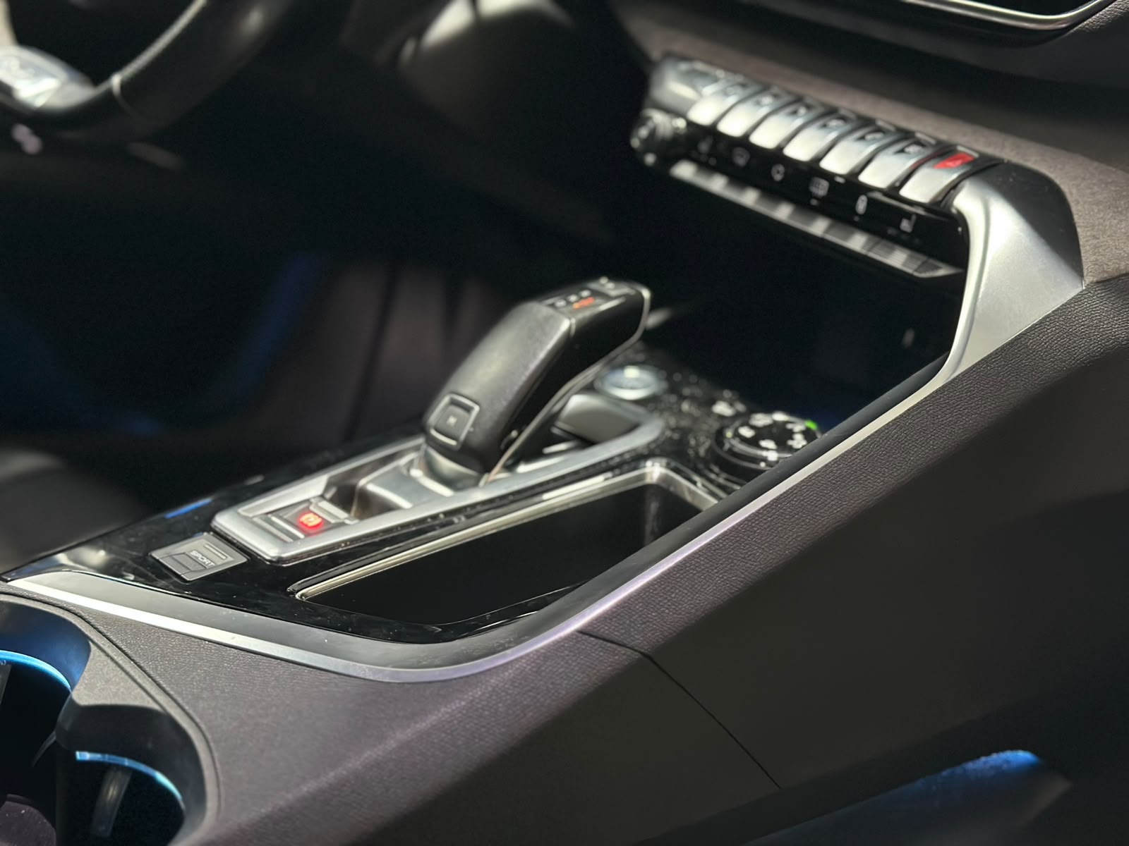 PEUGEOT 5008 2.0 BlueHDi GT EAT-image-13