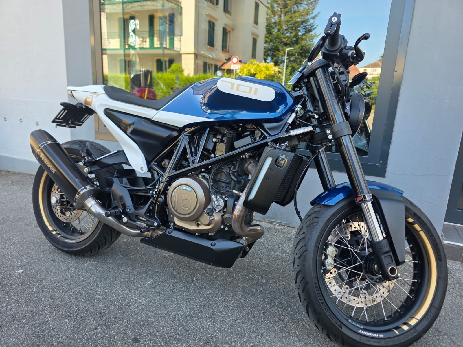 HUSQVARNA VITPLEN 701-image-4