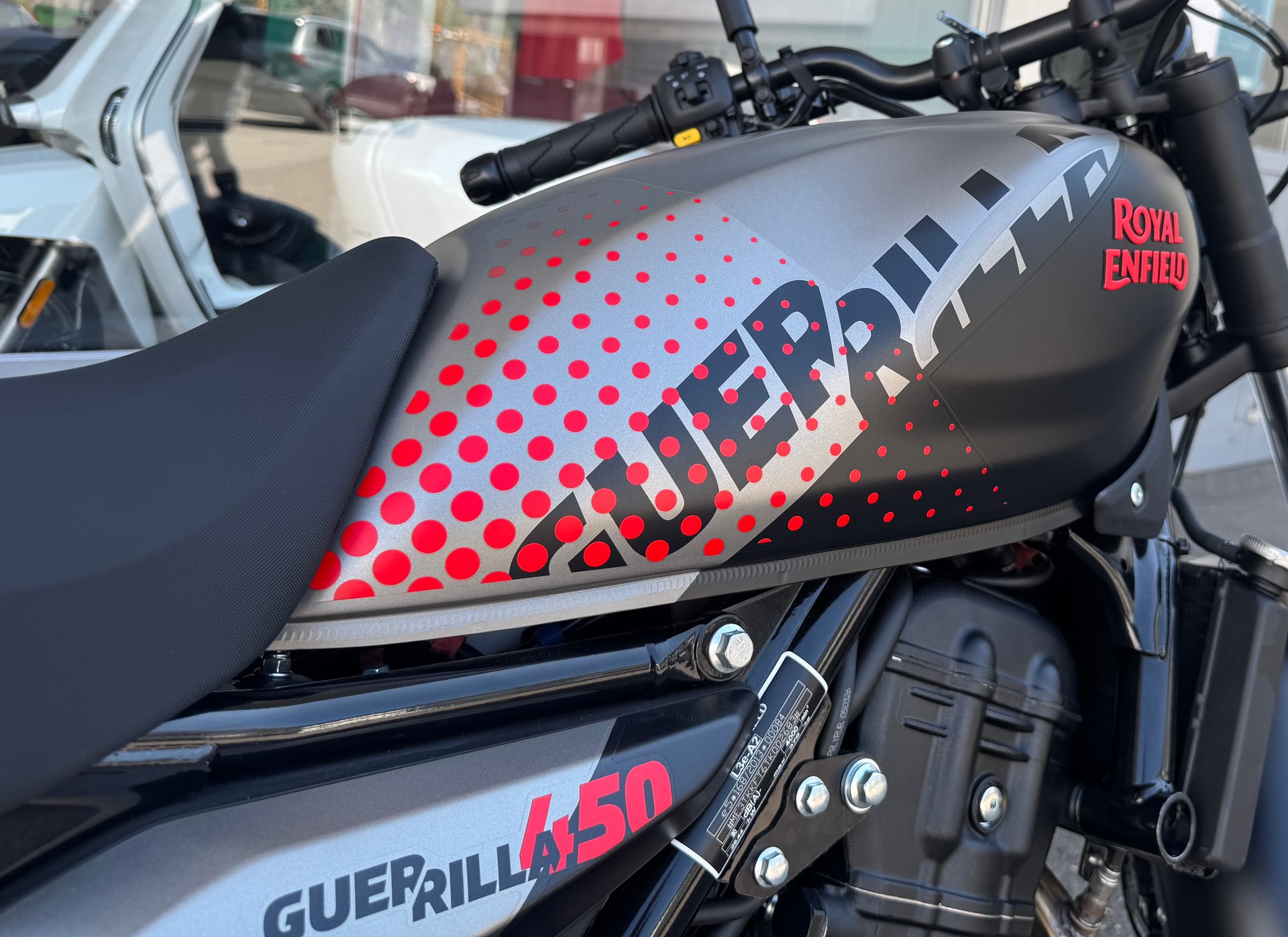 ROYAL ENFIELD Guerrilla 450-image-6