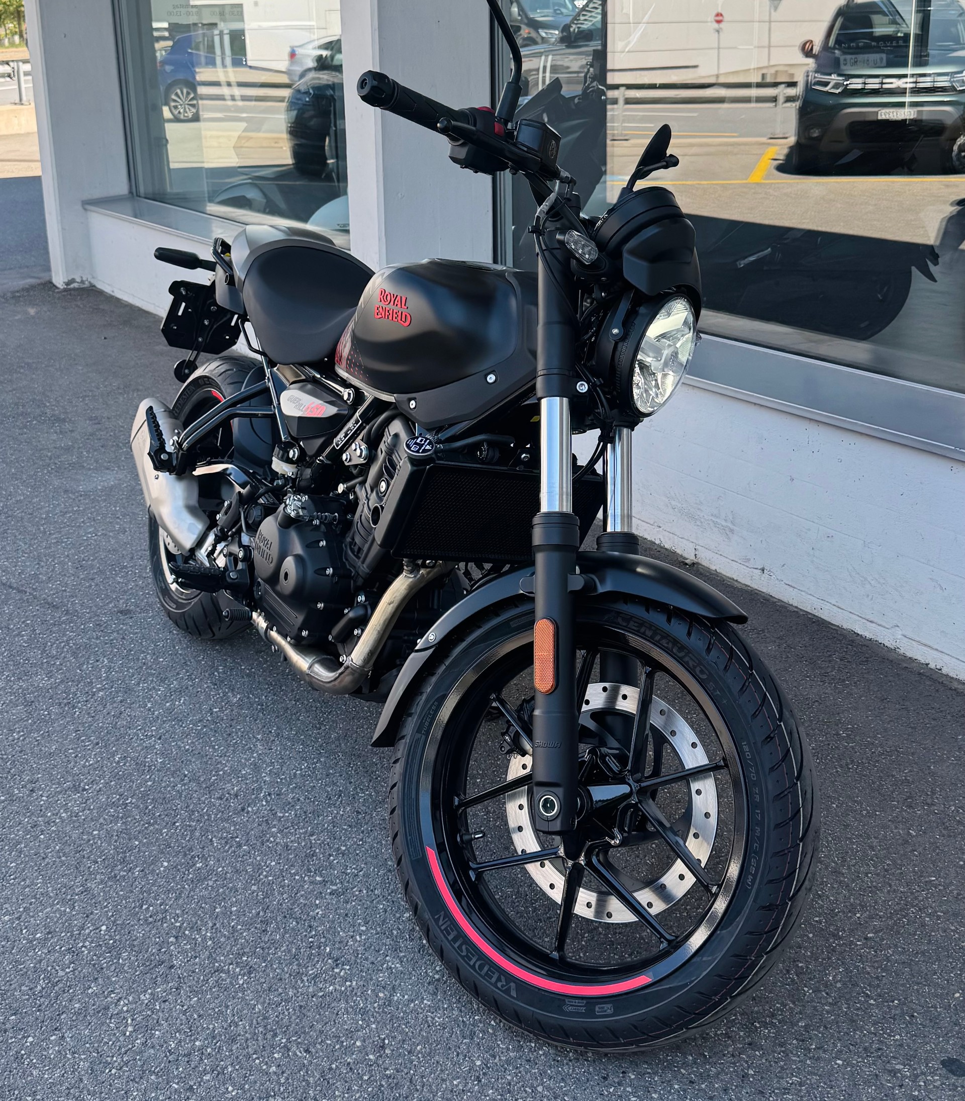ROYAL ENFIELD Guerrilla 450