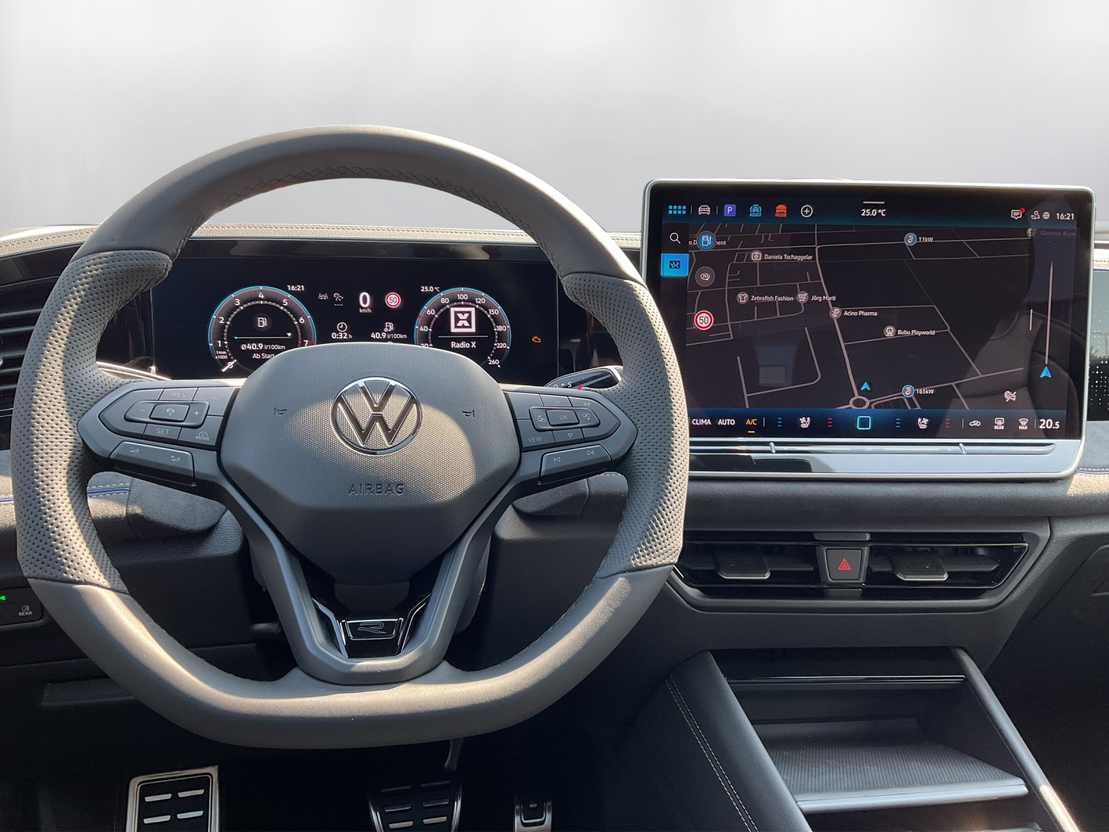 VW Tiguan 2.0 TSI DSG R-Line Plus 4Motion-image-6
