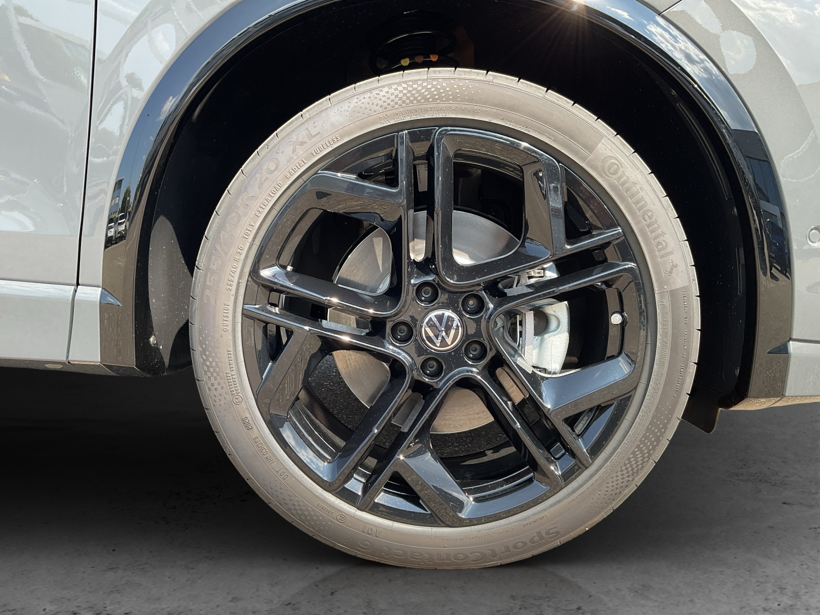 VW Tiguan 2.0 TSI DSG R-Line Plus 4Motion-image-12