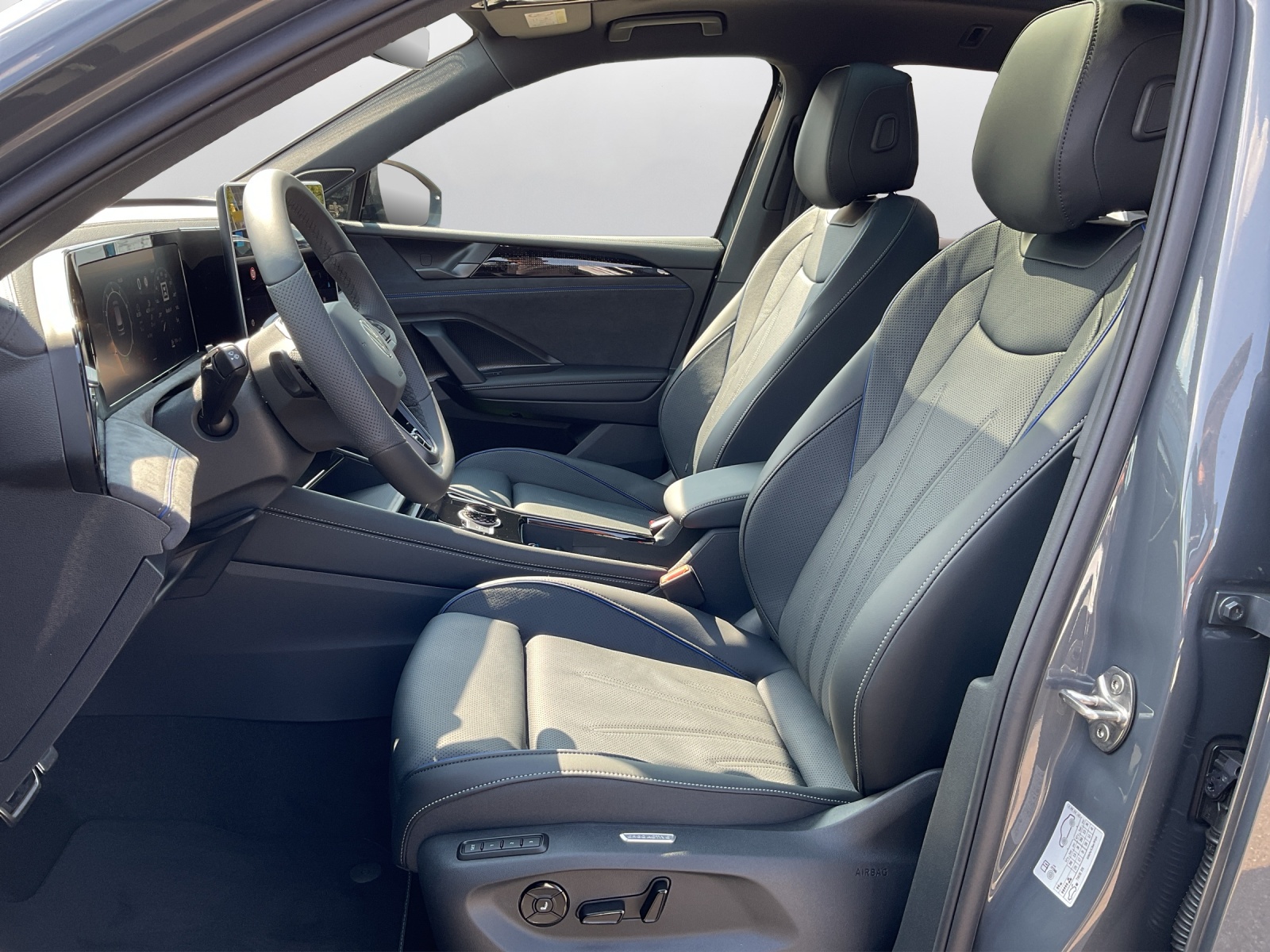 VW Tiguan 2.0 TSI DSG R-Line Plus 4Motion-image-9