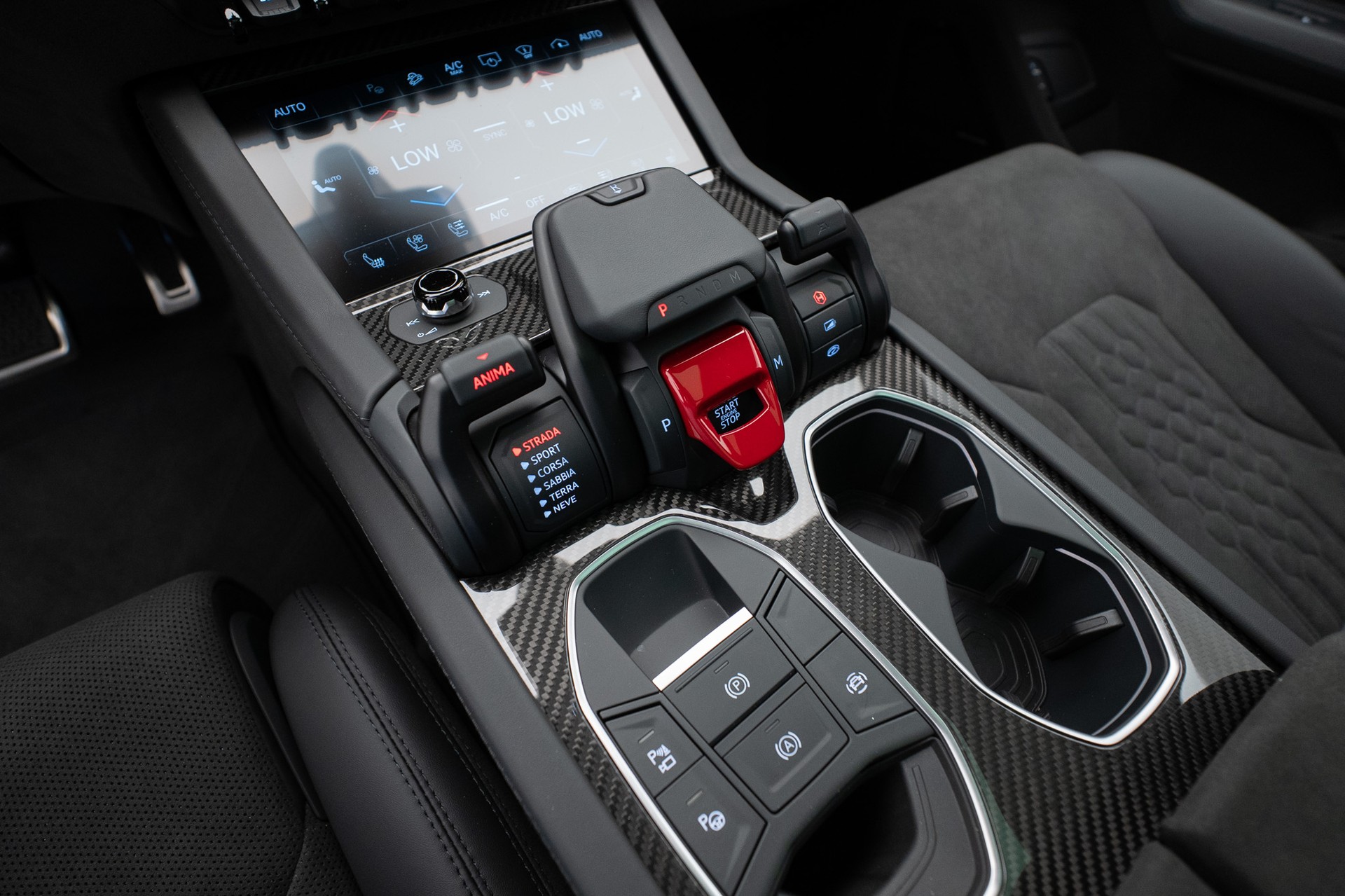 LAMBORGHINI Urus SE-image-18