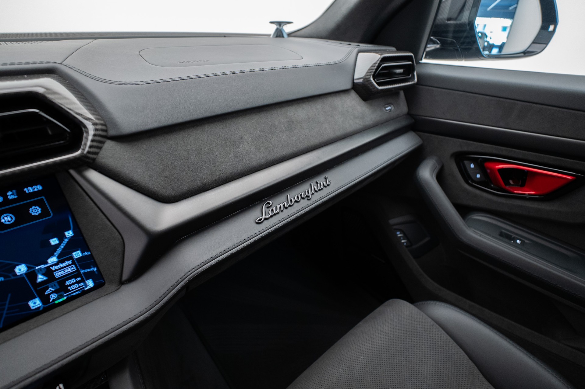 LAMBORGHINI Urus SE-image-17