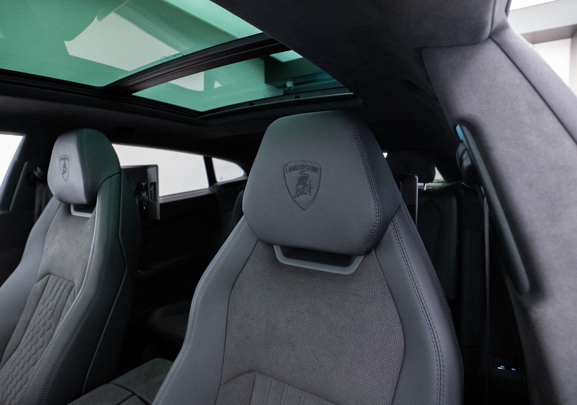 LAMBORGHINI Urus SE-image-14