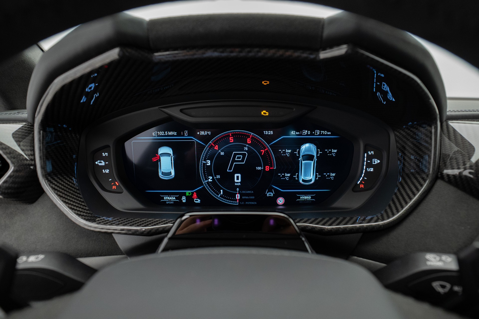 LAMBORGHINI Urus SE-image-15