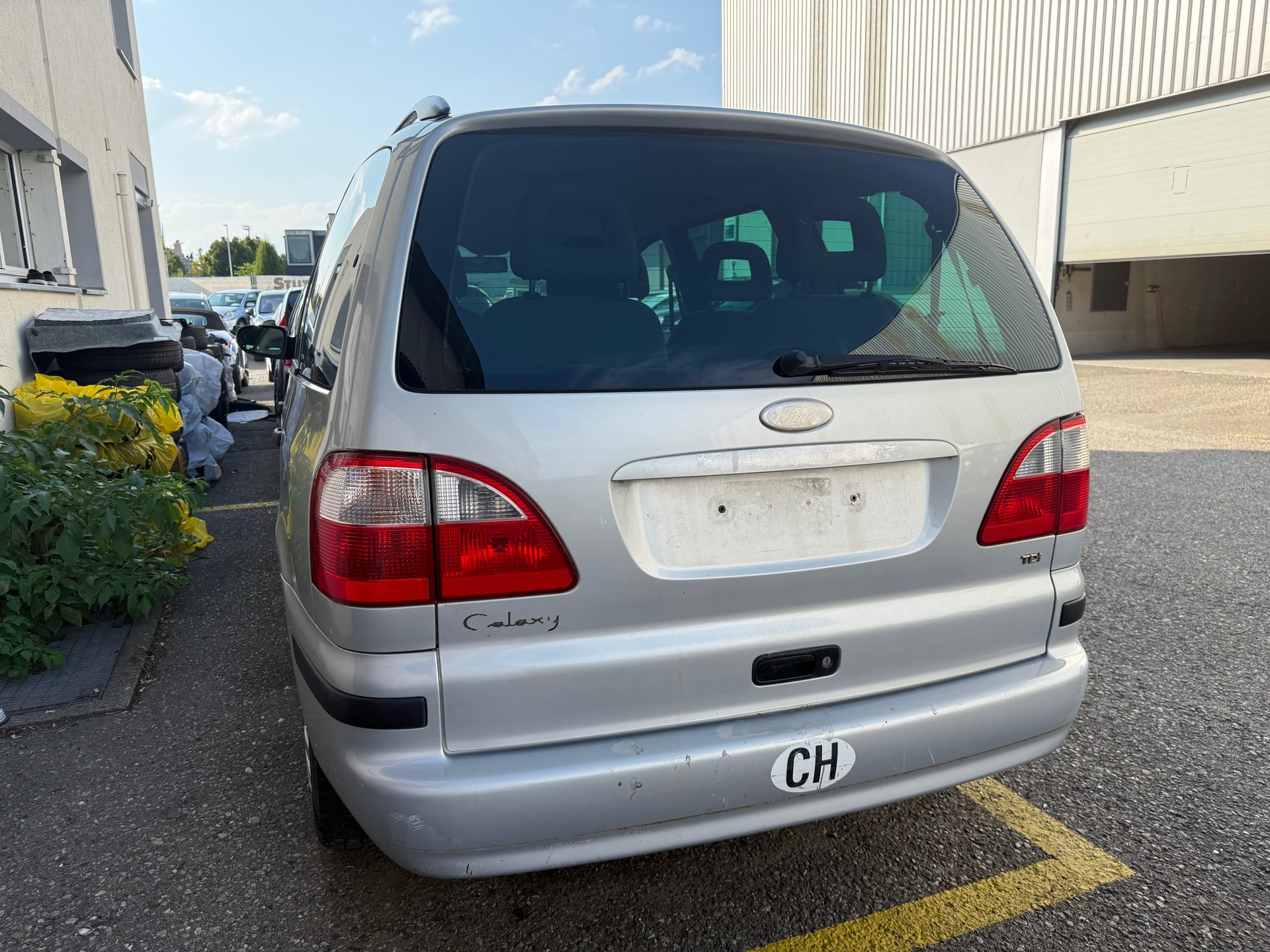 FORD Galaxy 1.9 TDi Ambiente-image-9
