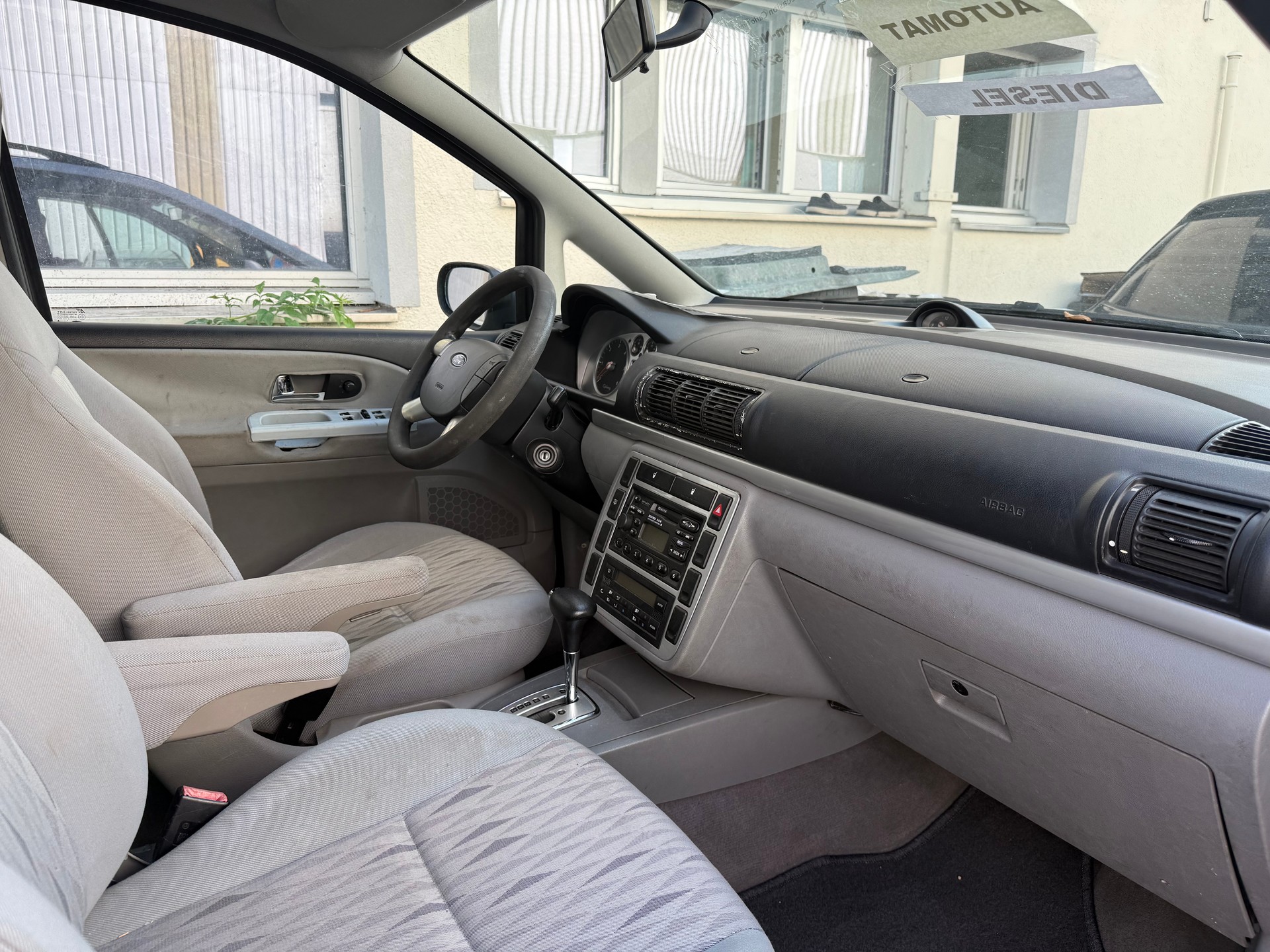FORD Galaxy 1.9 TDi Ambiente-image-6