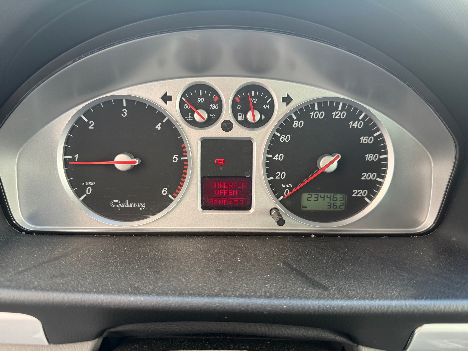FORD Galaxy 1.9 TDi Ambiente-image-5
