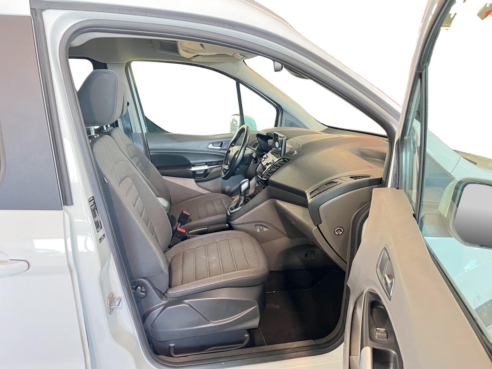 FORD Grand Tourneo Connect 1.5 EcoBlue Titanium-image-6