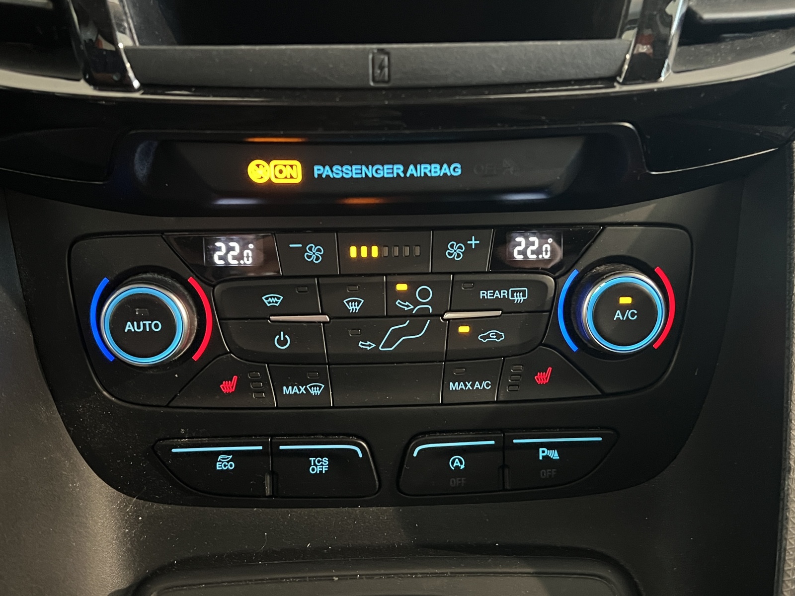 FORD Grand Tourneo Connect 1.5 EcoBlue Titanium-image-13