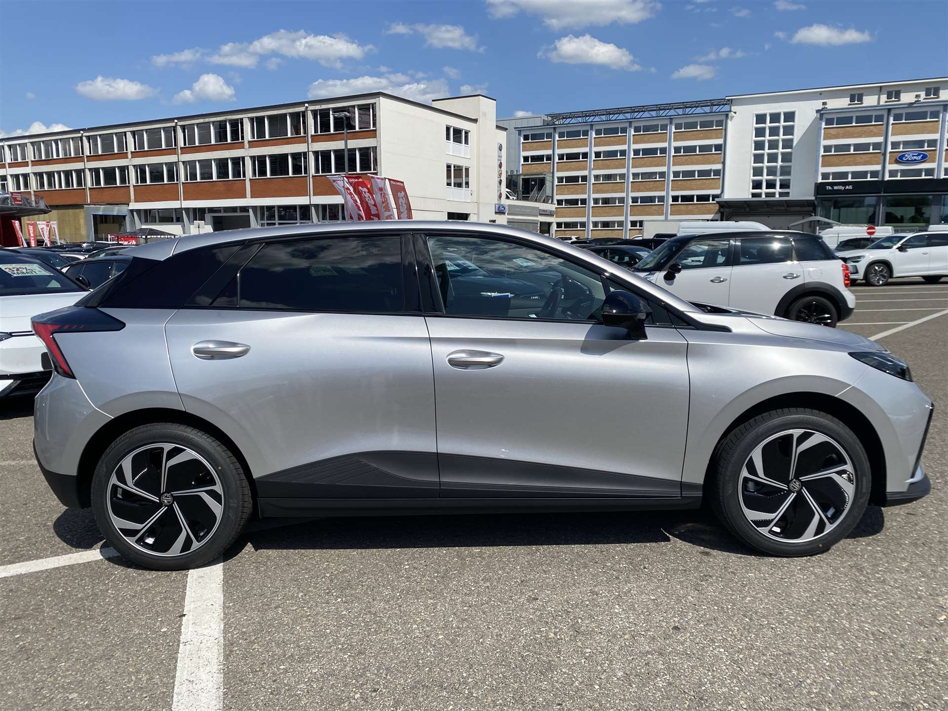MG 4 EV 64kWh Premium Facelift Automat-image-15