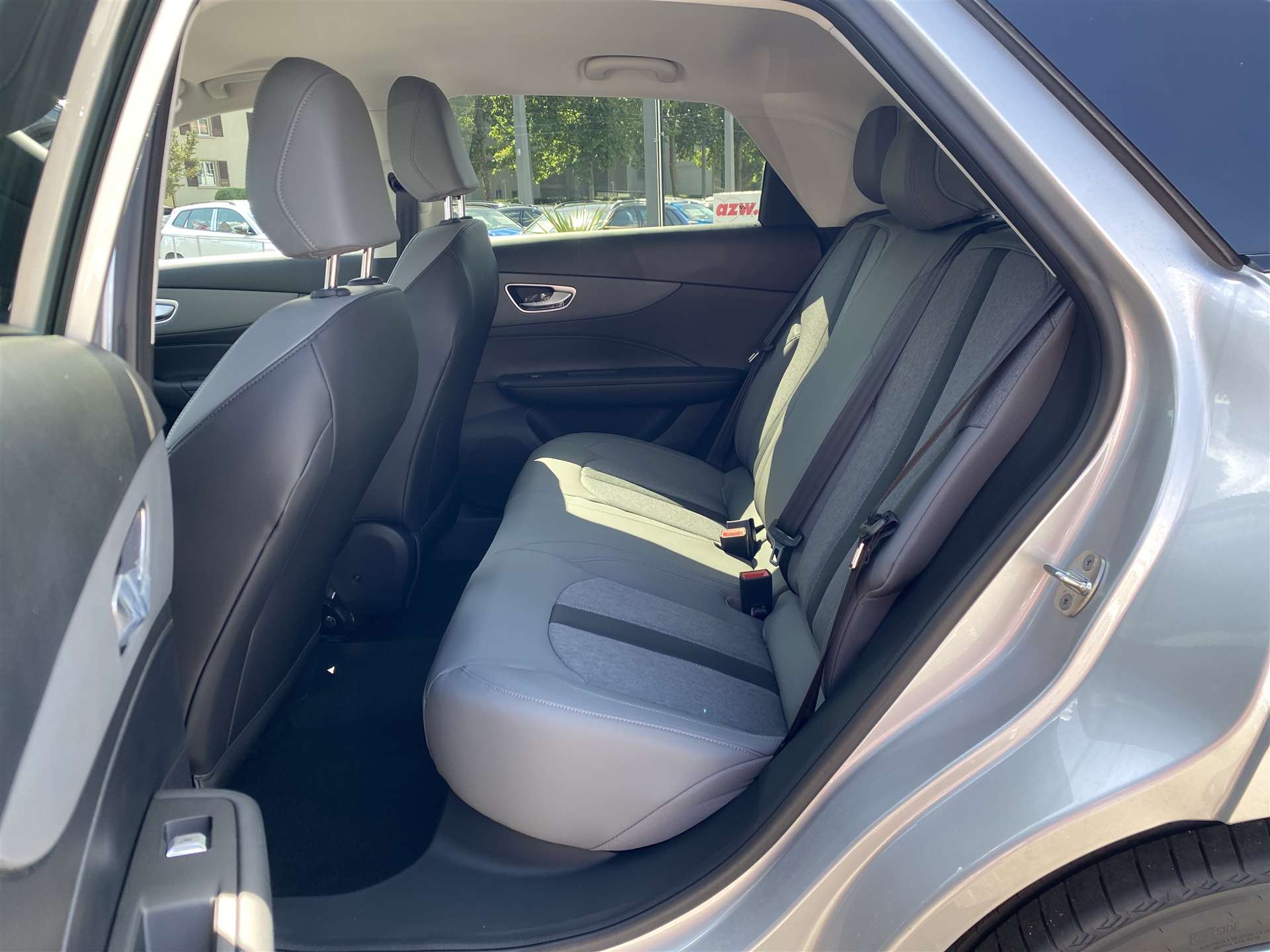 MG 4 EV 64kWh Premium Facelift Automat-image-4