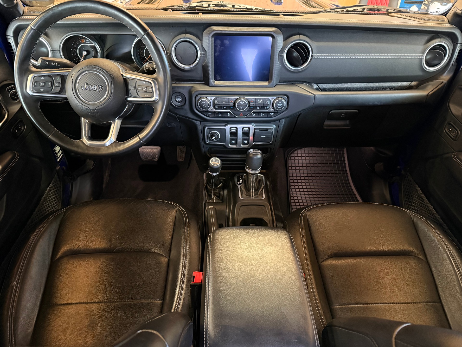 JEEP Wrangler 2.0 Sahara Automatic-image-8