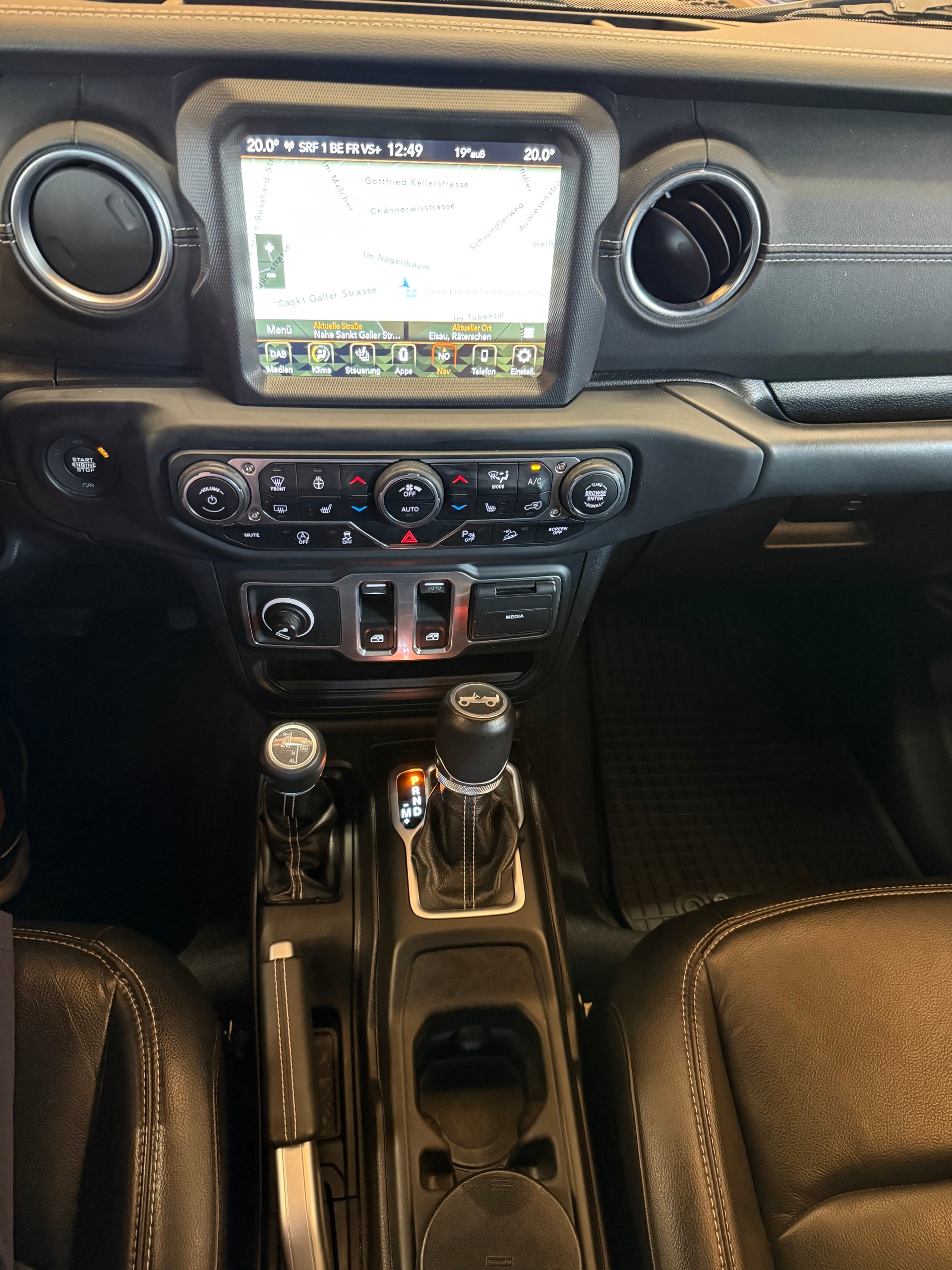 JEEP Wrangler 2.0 Sahara Automatic-image-11