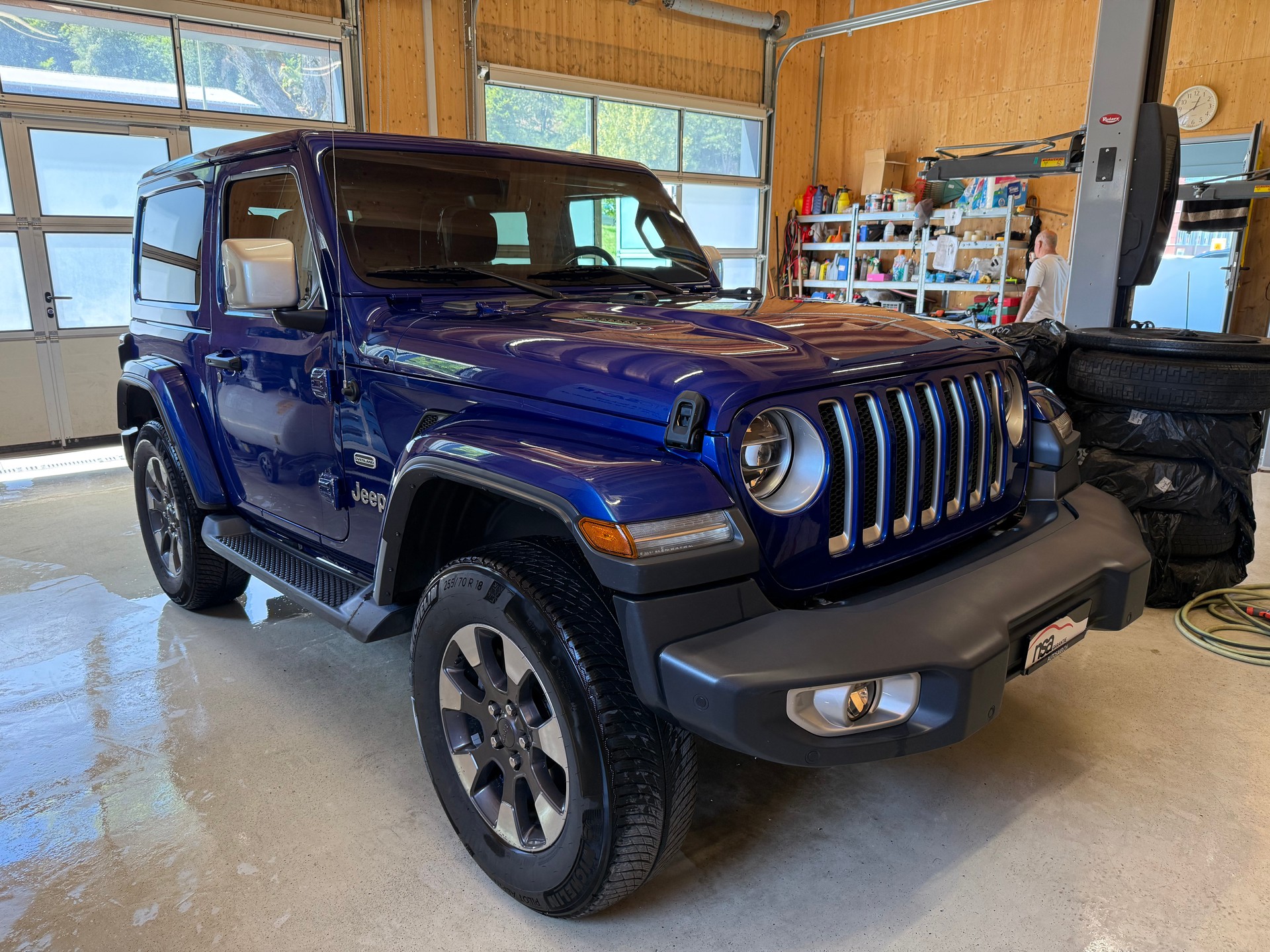 JEEP Wrangler 2.0 Sahara Automatic-image-2