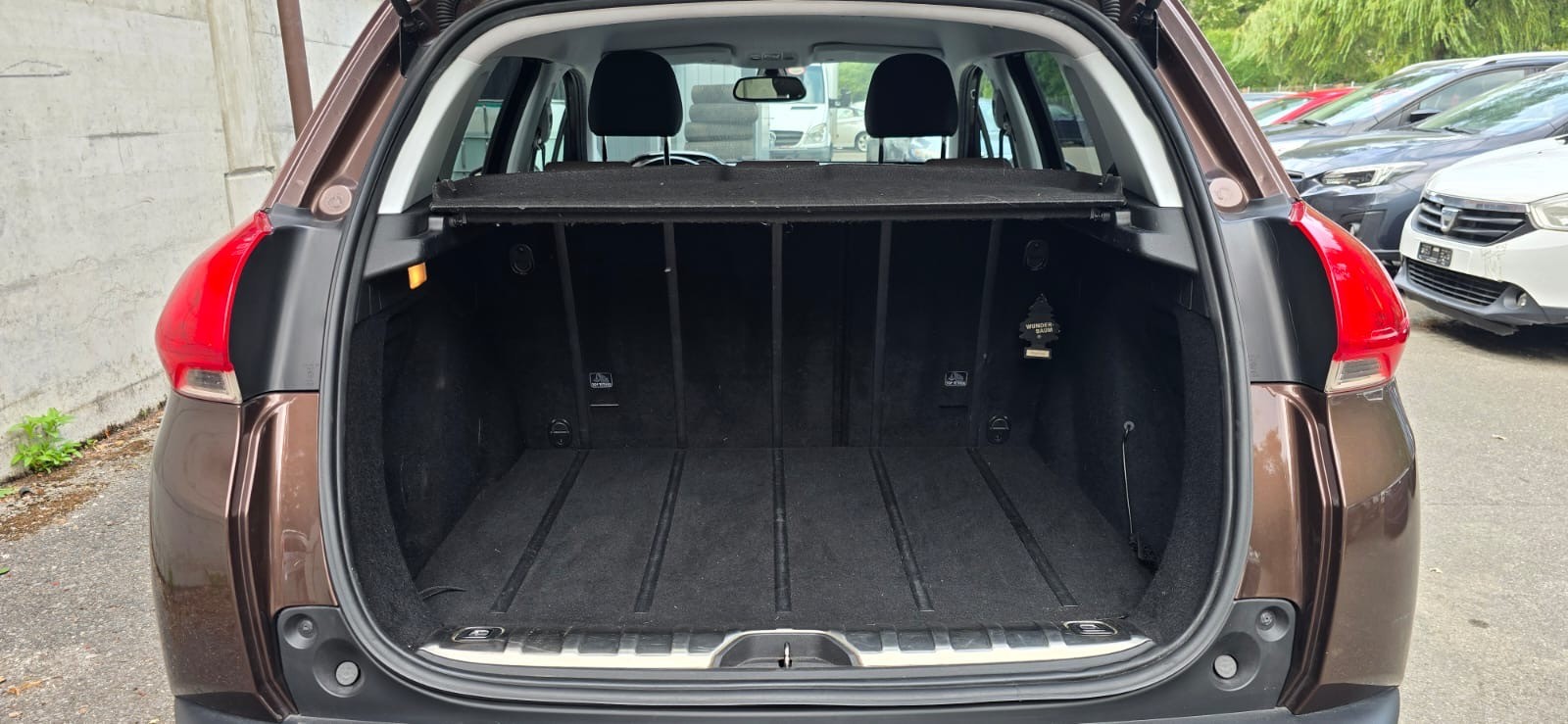 PEUGEOT 2008 1.6 VTI Allure-image-5