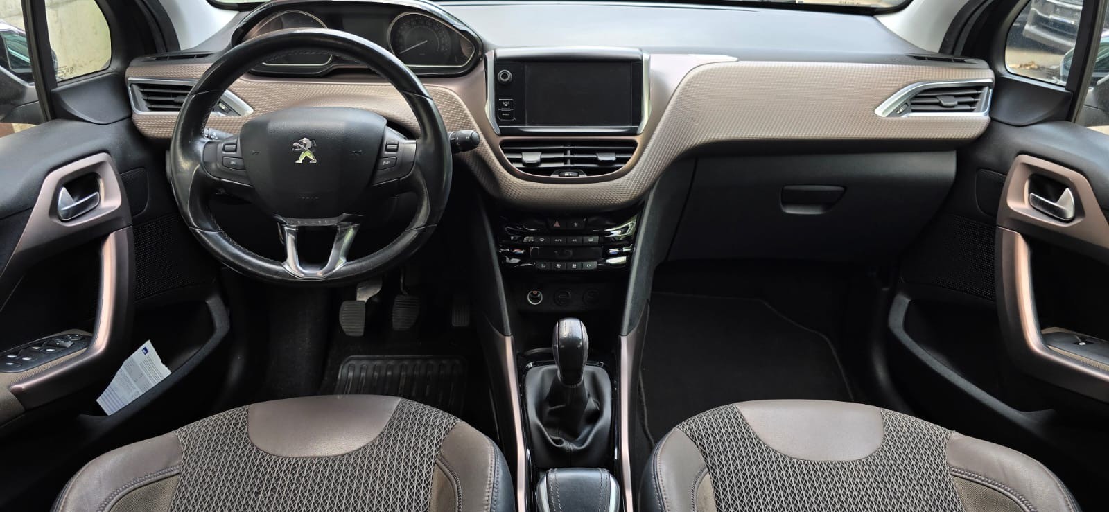 PEUGEOT 2008 1.6 VTI Allure-image-8
