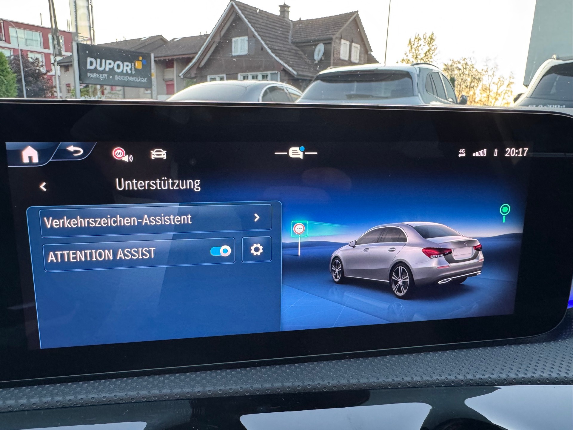 MERCEDES-BENZ A 220 d 8G-DCT AMG Line-image-18