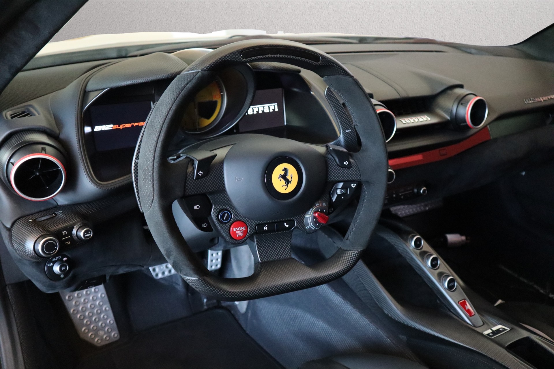 FERRARI 812 Superfast Tailormade-image-2