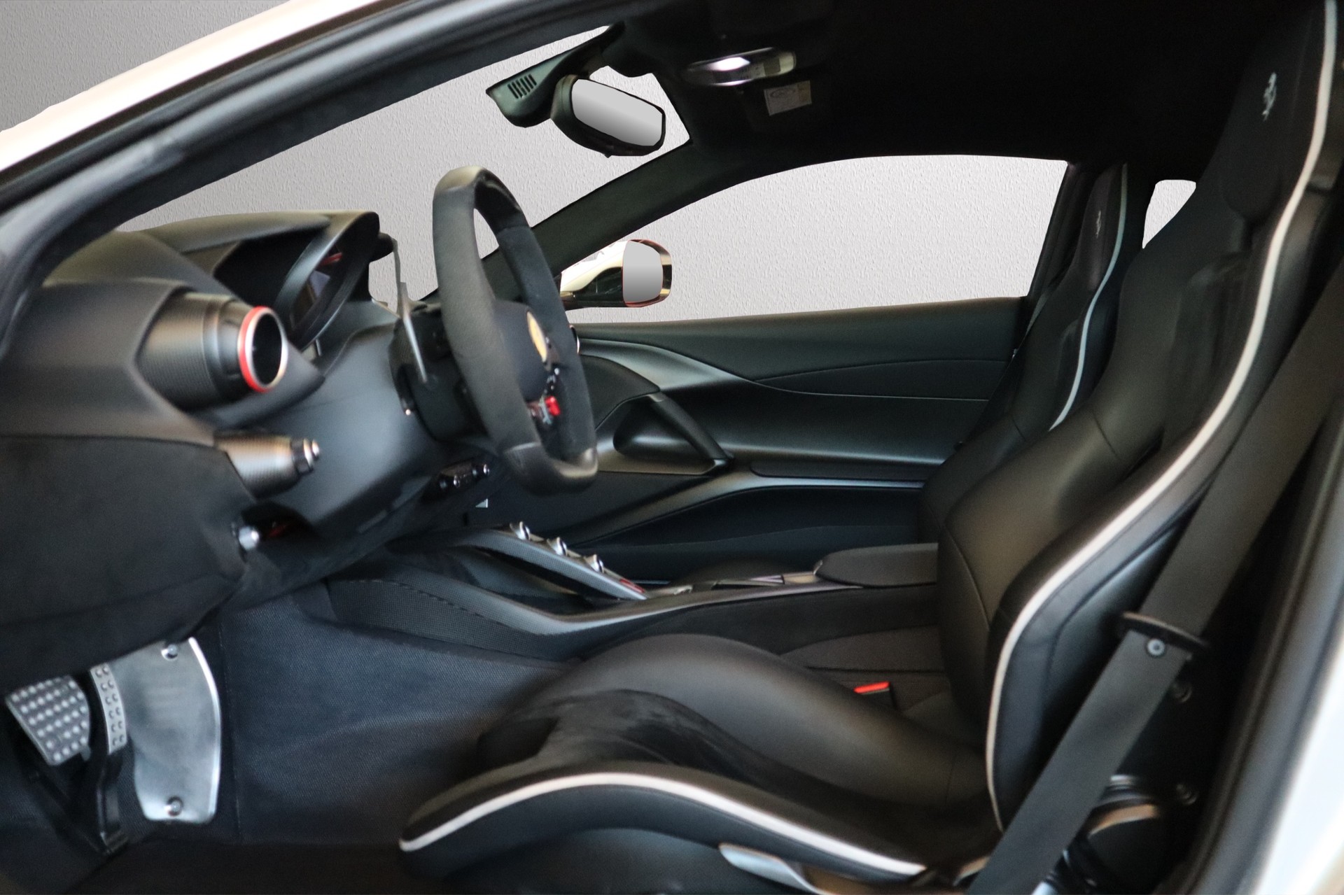 FERRARI 812 Superfast Tailormade-image-3