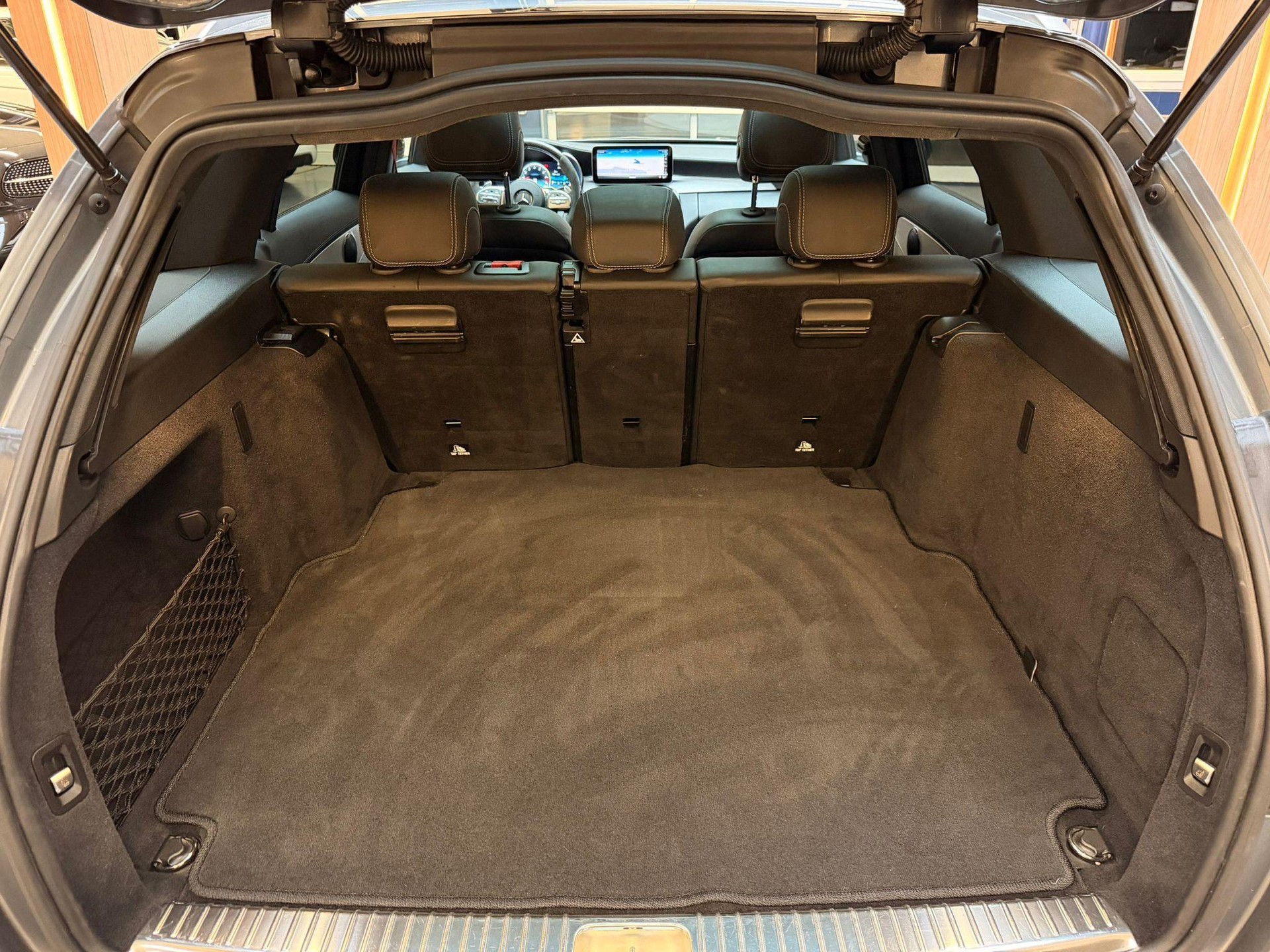 MERCEDES-BENZ C 63 S AMG Kombi-image-21