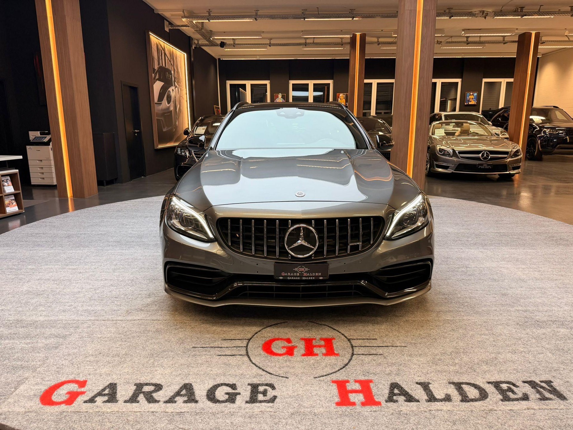 MERCEDES-BENZ C 63 S AMG Kombi-showroom-element-1