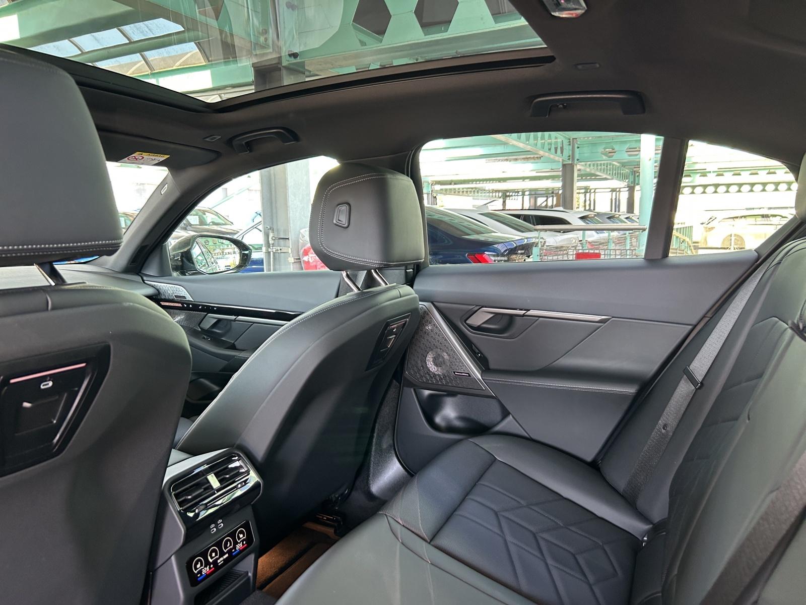 BMW 540d xDrive-image-21