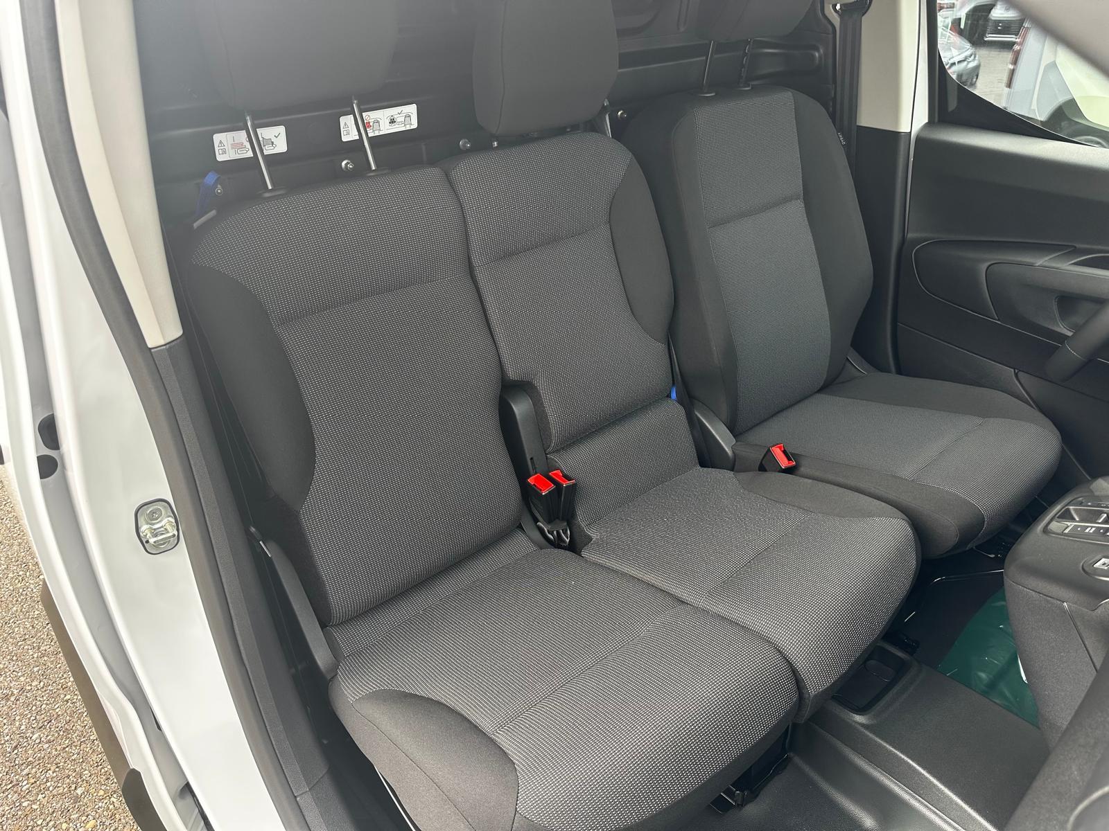TOYOTA PROACE CITY Van L2 1.5 D Active-image-14