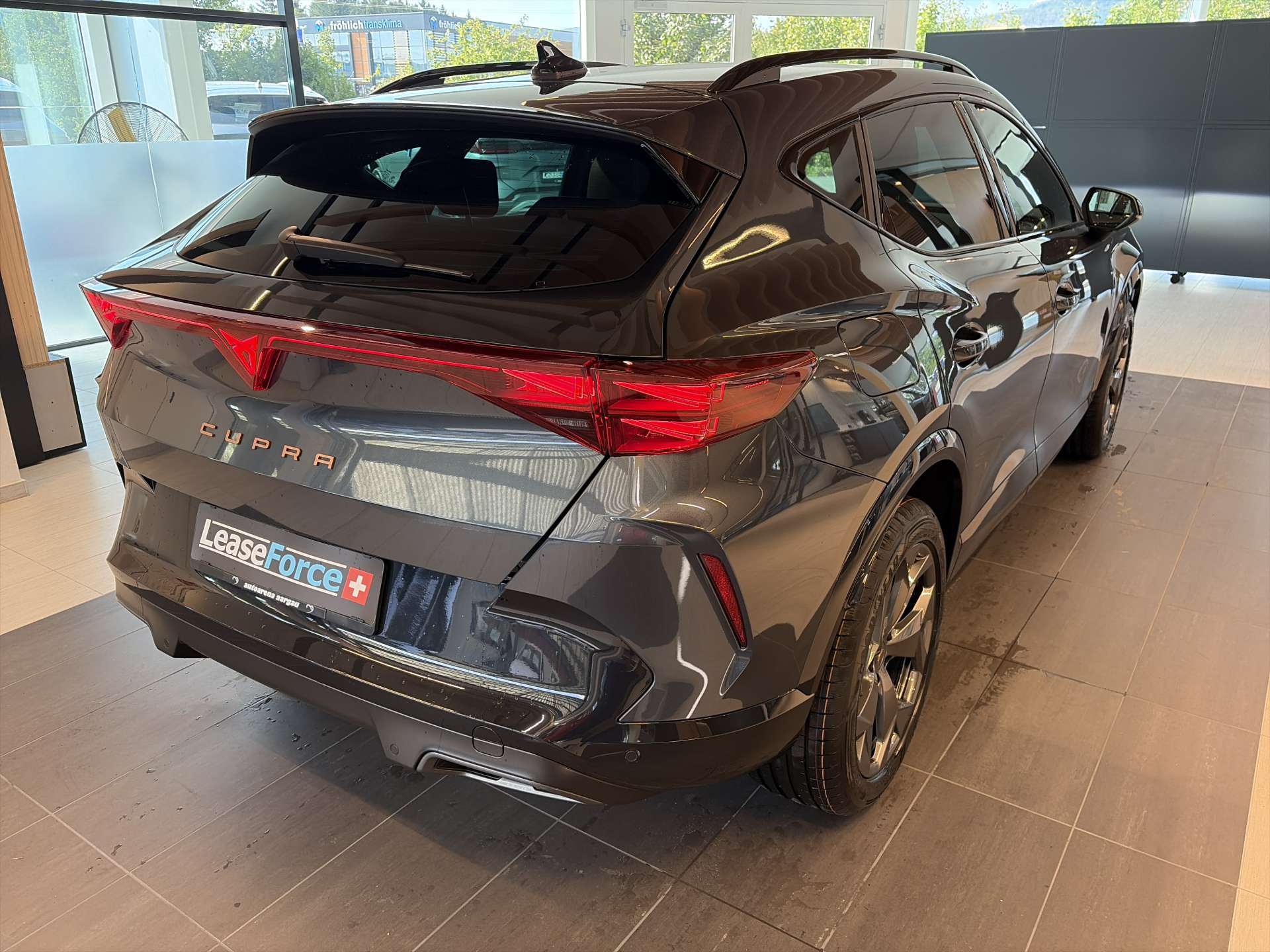 CUPRA Formentor 1.5 TSi DSG-Automat-image-2