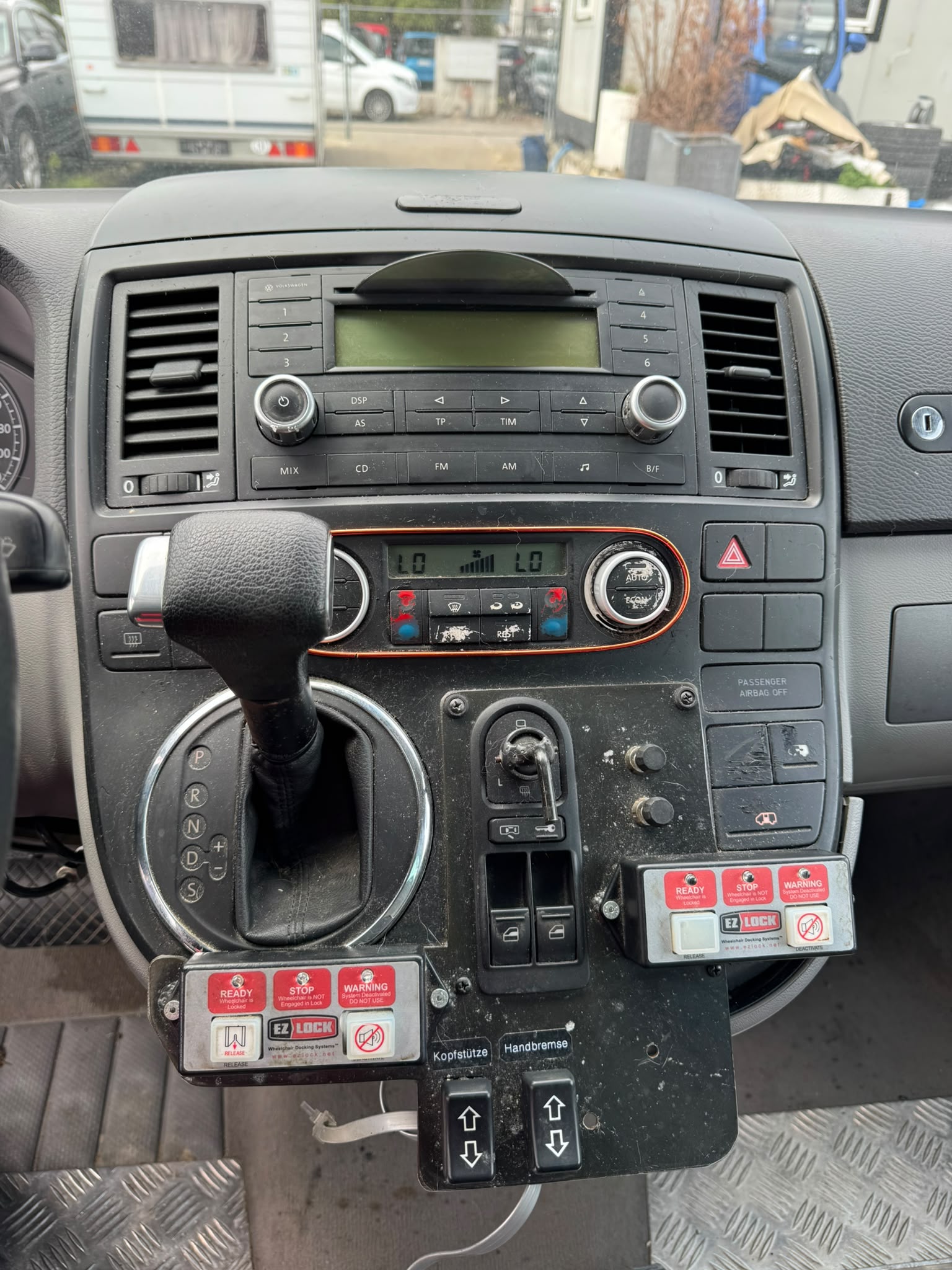 VW T5 Multivan Startline 2.5 TDI Tiptronic-image-12