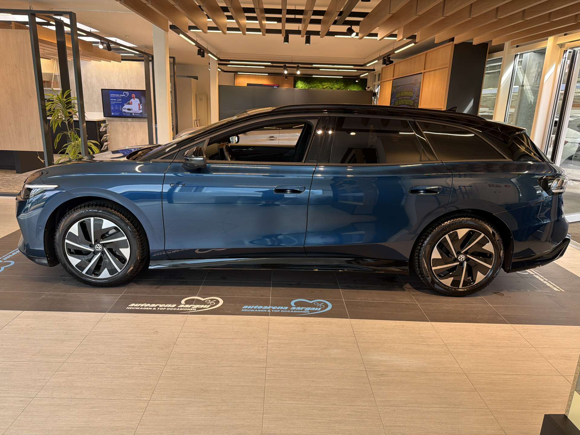VW ID.7 Tourer GTX 86 kWh 340PS 4Motion Automat-image-11
