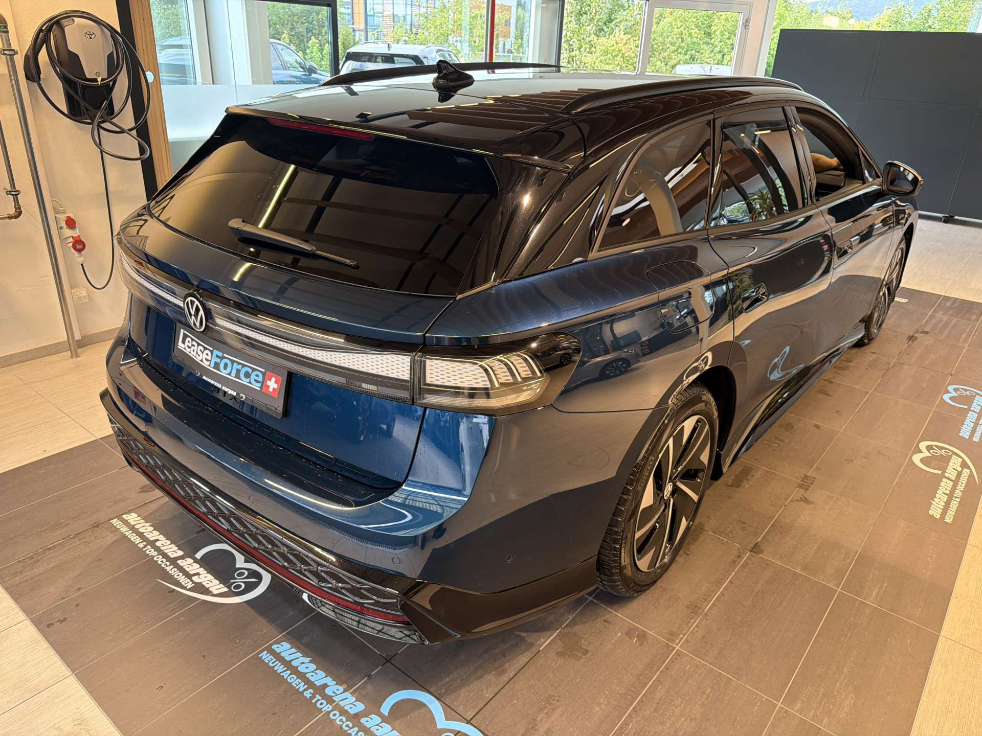 VW ID.7 Tourer GTX 86 kWh 340PS 4Motion Automat-image-2