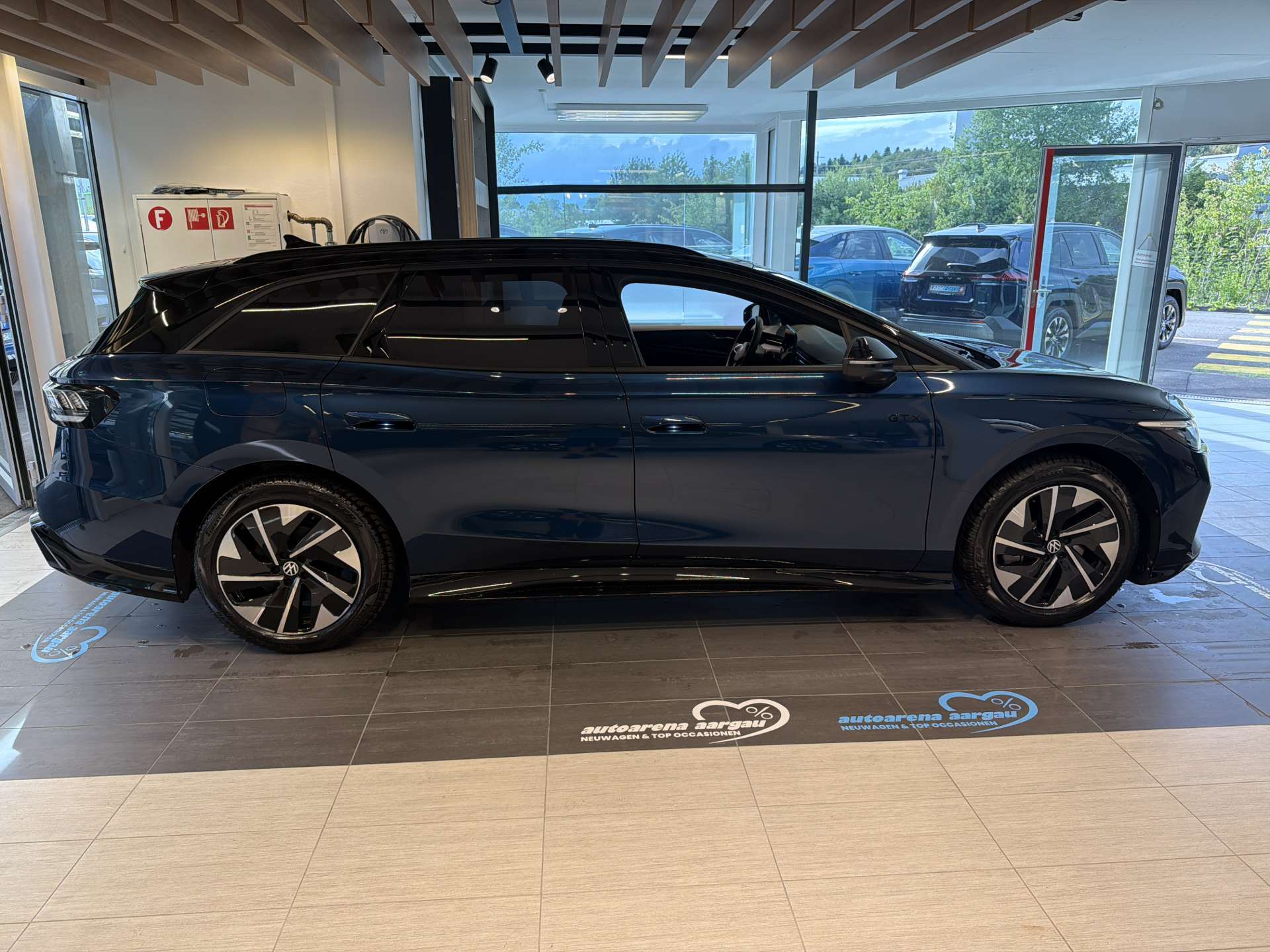 VW ID.7 Tourer GTX 86 kWh 340PS 4Motion Automat-image-13