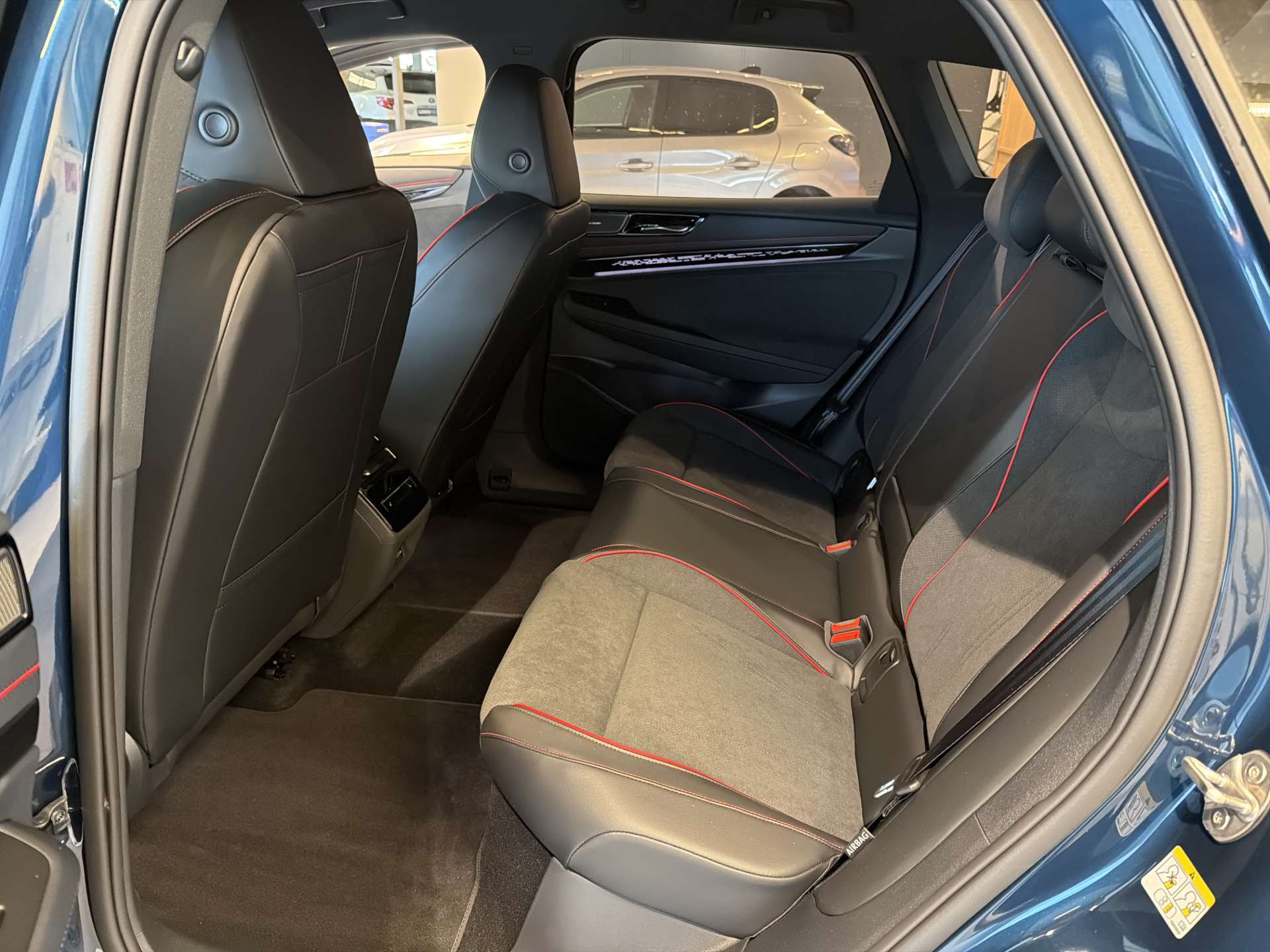 VW ID.7 Tourer GTX 86 kWh 340PS 4Motion Automat-image-6