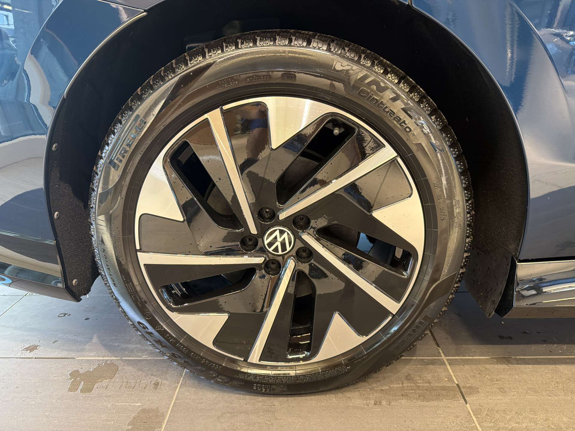 VW ID.7 Tourer GTX 86 kWh 340PS 4Motion Automat-image-8