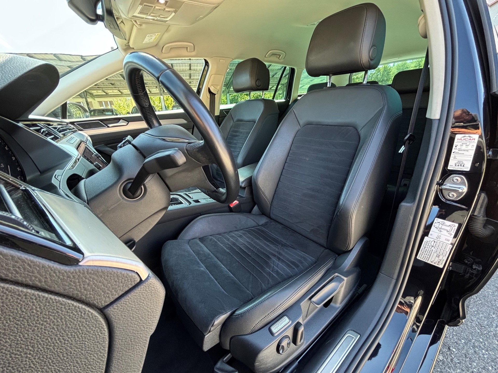 VW Passat Var. 2.0 TDI DSG 4Motion R-Line-image-7