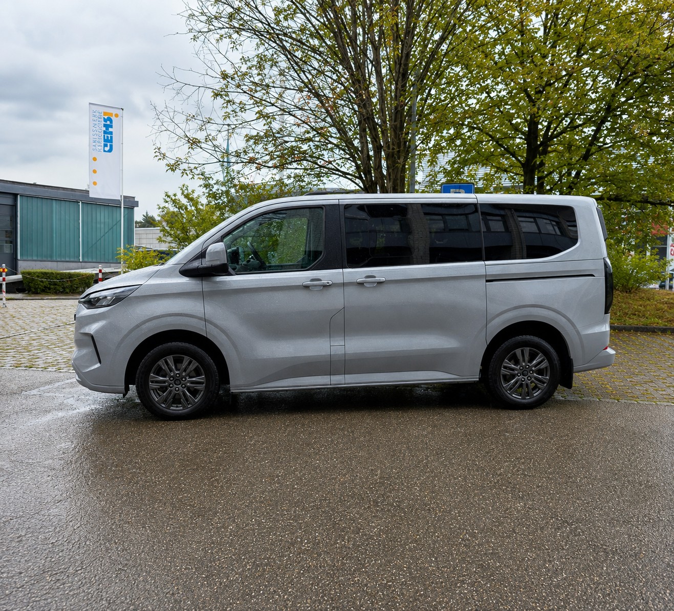 FORD Ford Tourneo Custom Titanium 4x4 sehr gepflegt mit Garantie-image-0