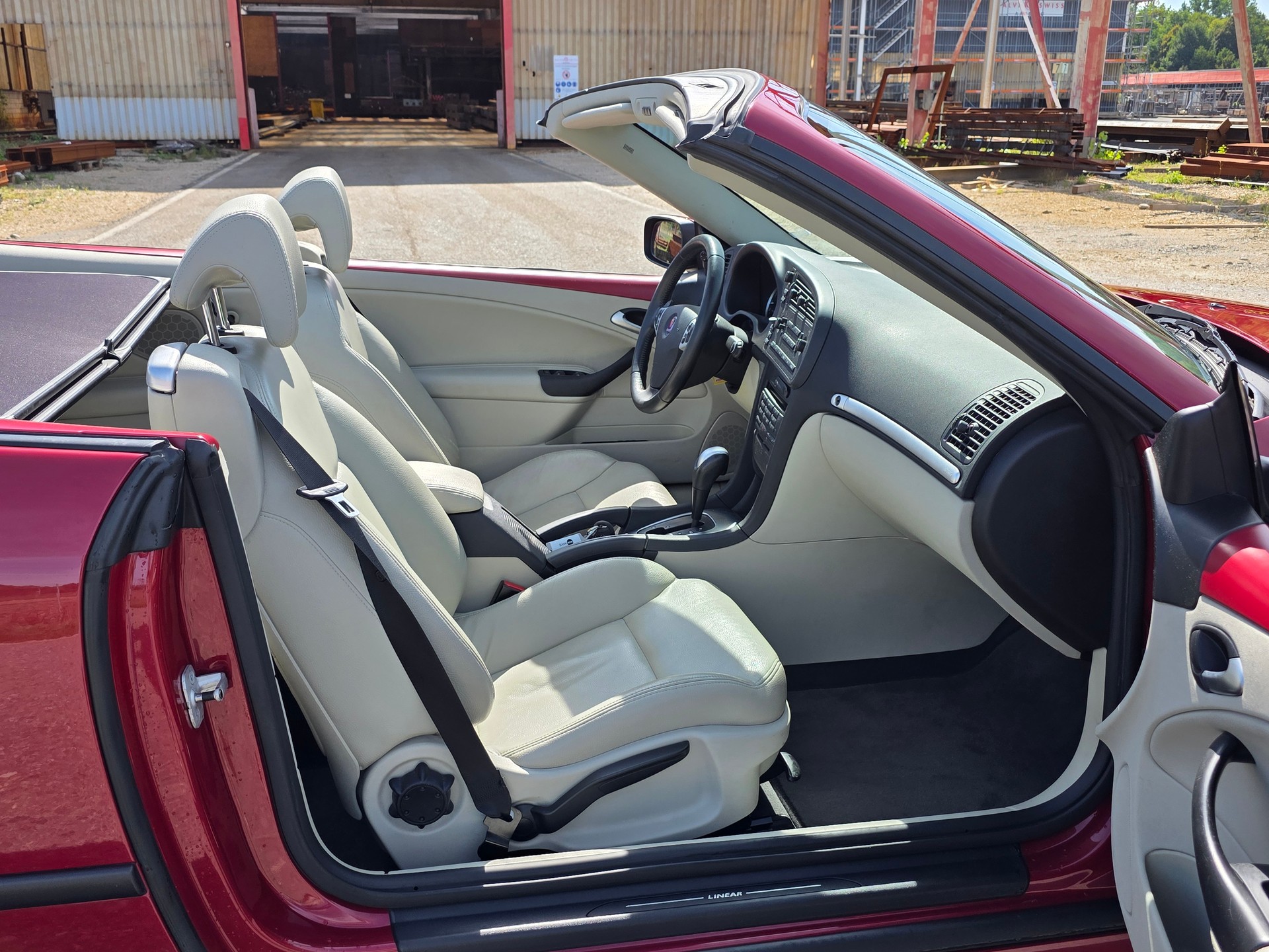 SAAB 9-3 2.0 Linear Anniversary Cabriolet 196ps-image-11