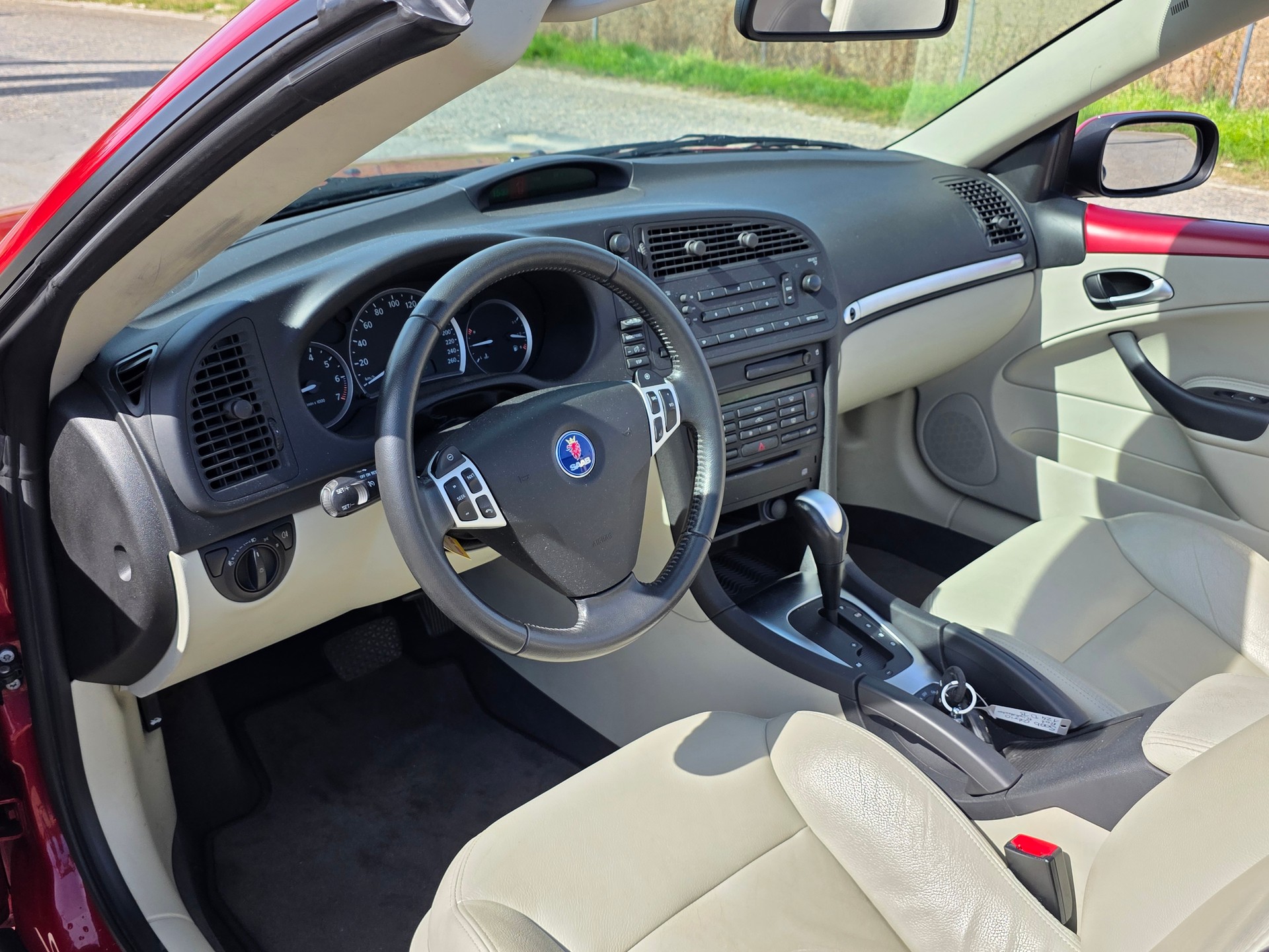 SAAB 9-3 2.0 Linear Anniversary Cabriolet 196ps-image-12