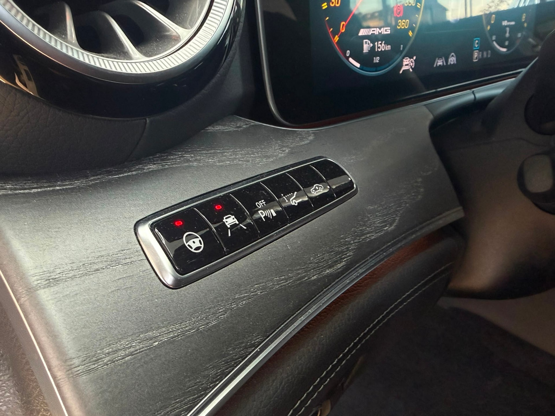 MERCEDES-BENZ AMG GT 4 63 S 4Matic+ *Aero Dynamik Paket* *Burmester* *CH-Fahrzeug* Speedshift MCT-image-27