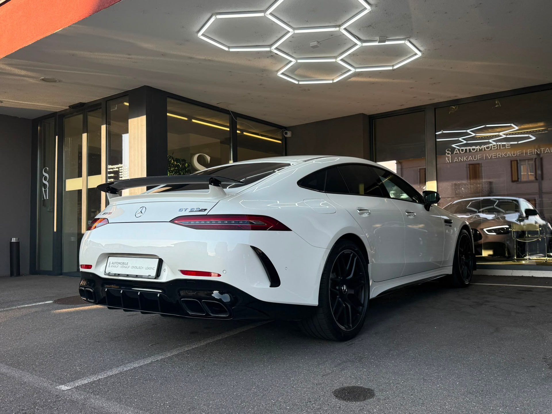 MERCEDES-BENZ AMG GT 4 63 S 4Matic+ *Aero Dynamik Paket* *Burmester* *CH-Fahrzeug* Speedshift MCT-image-9