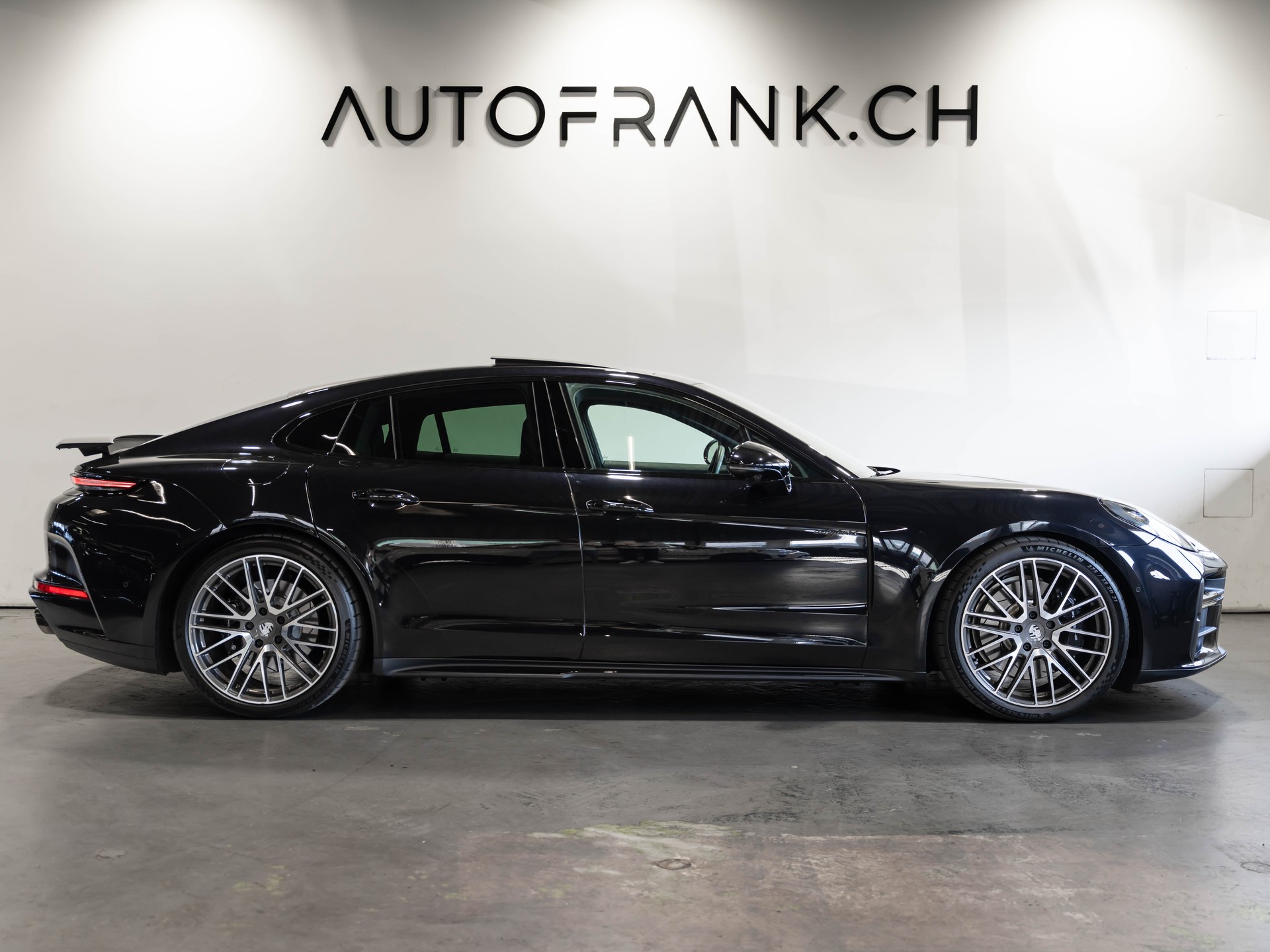 PORSCHE Panamera 2.9 V6 4 E-Hybrid-showroom-element-1