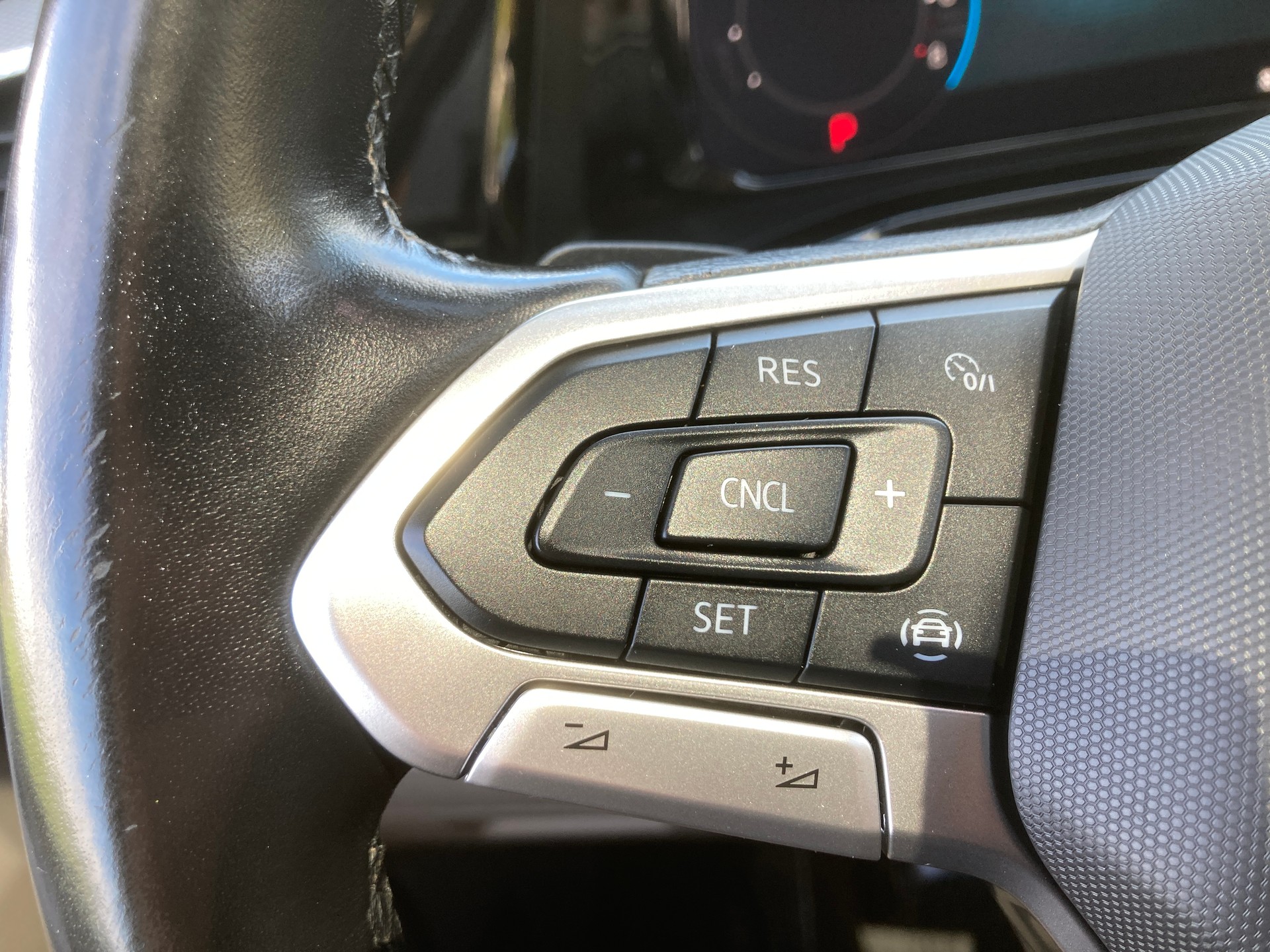VW Multivan 1.4 eHybrid Liberty DSG mit Anhängerkupplung-image-12