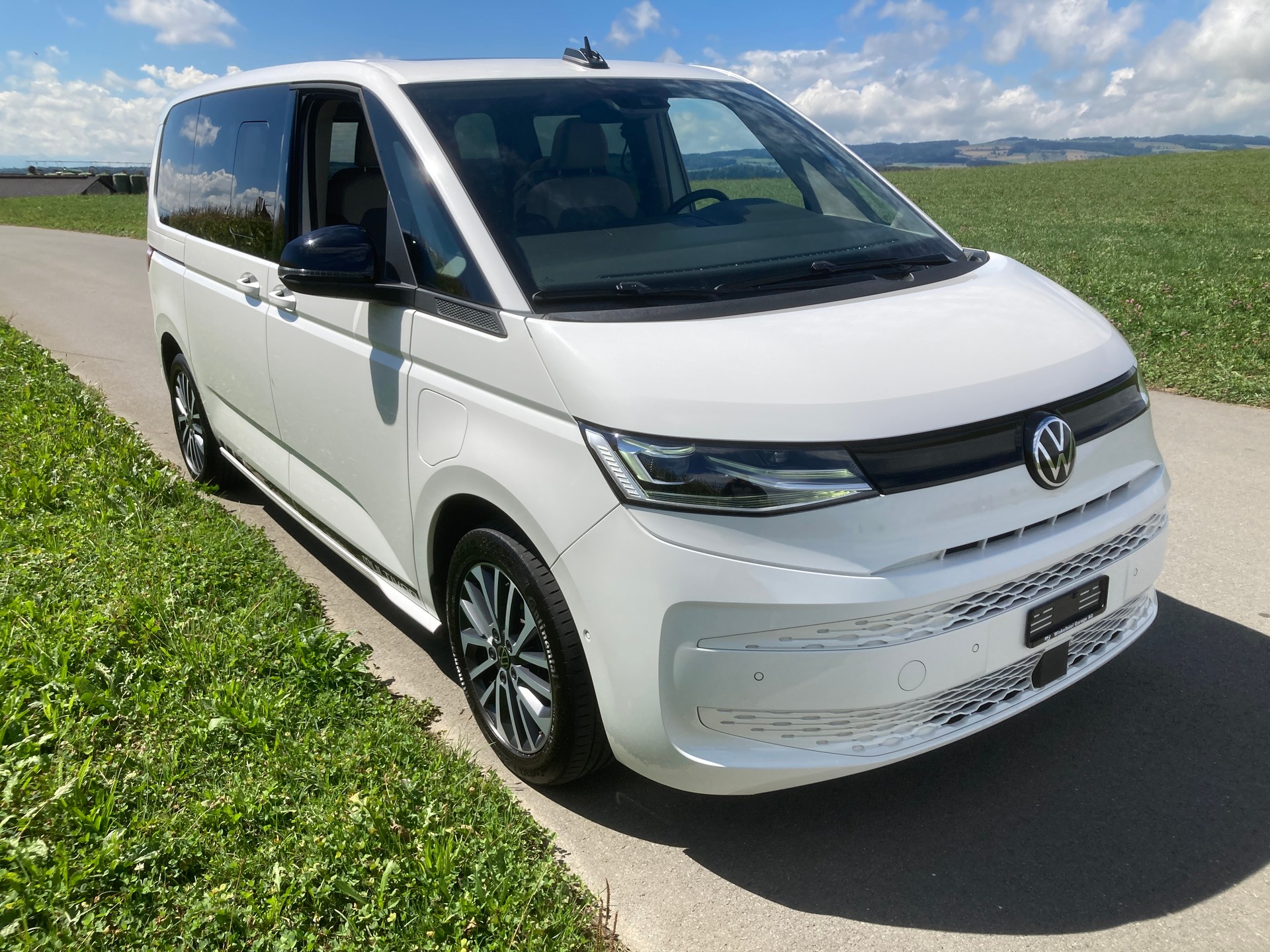 VW Multivan 1.4 eHybrid Liberty DSG mit Anhängerkupplung-image-1